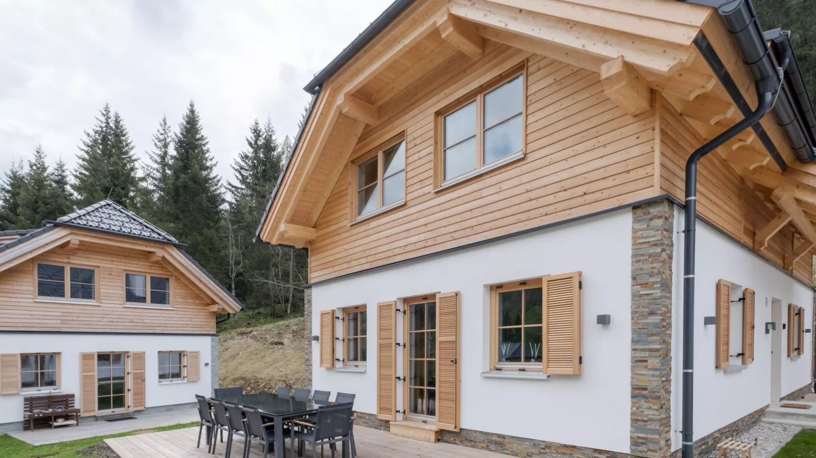 Haus am Wald-Buitenkant zomer