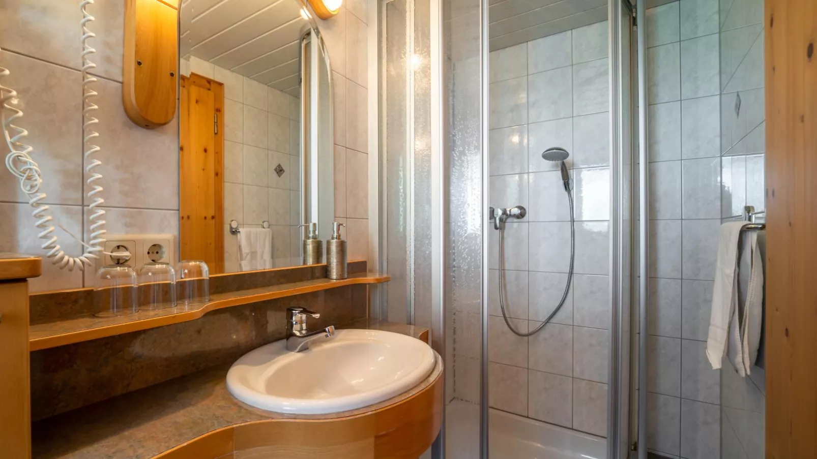 Gästehaus Walch III-Badkamer
