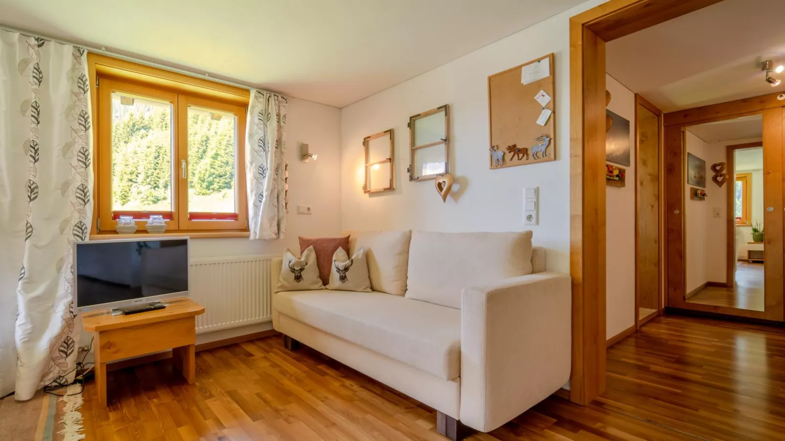 Gästehaus Walch III-Woonkamer