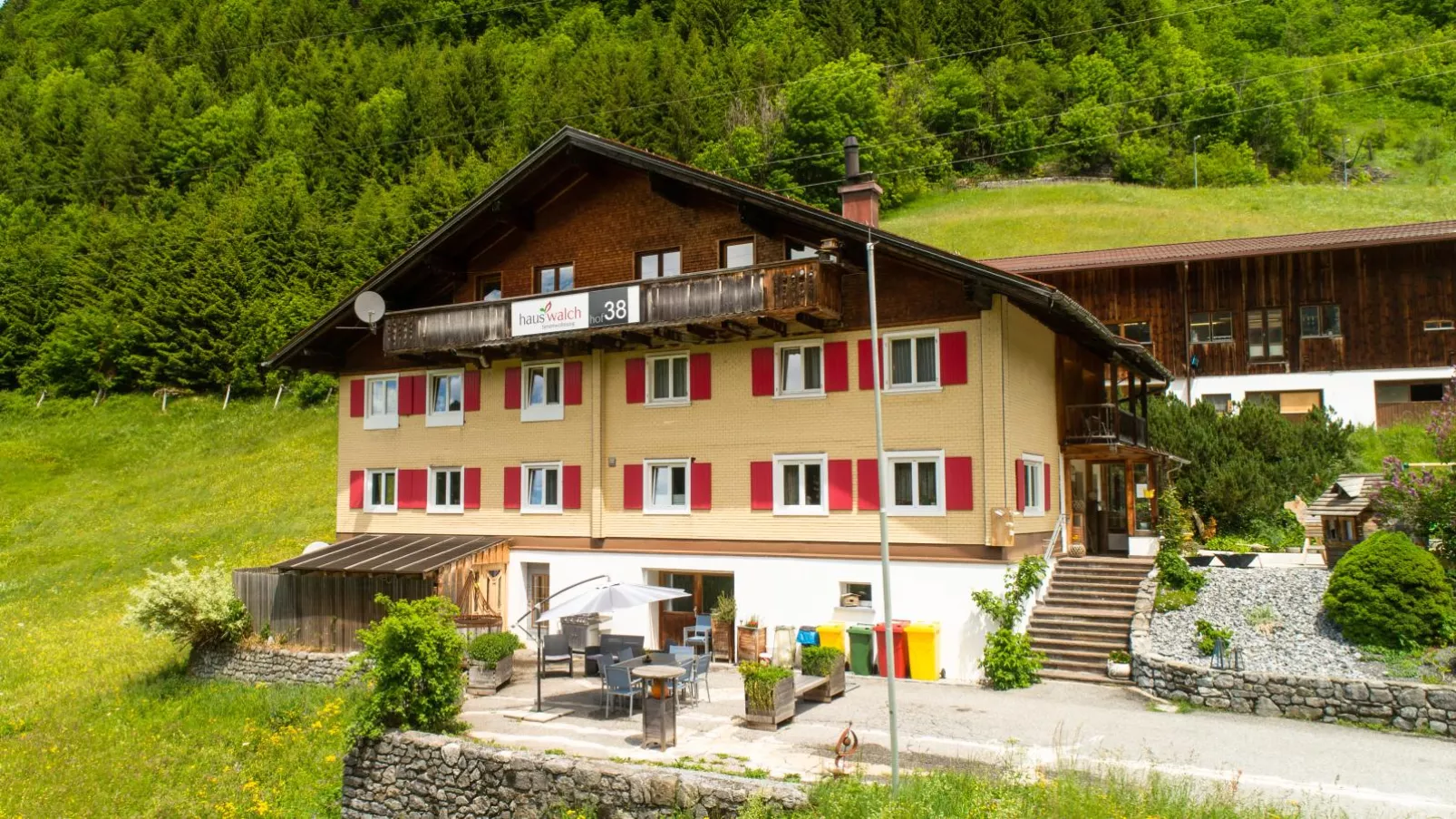 Gästehaus Walch III-Buitenkant zomer