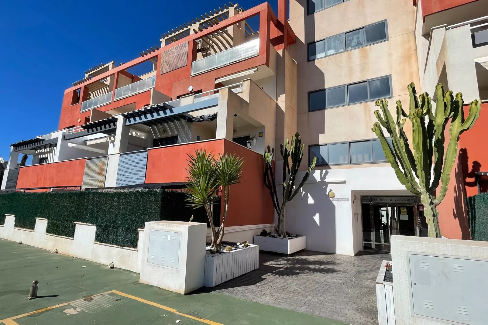 Costa Rey II 1 hab-Buitenkant zomer