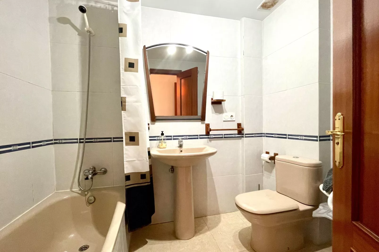 Ático con jacuzzi en Carboneras-Badkamer