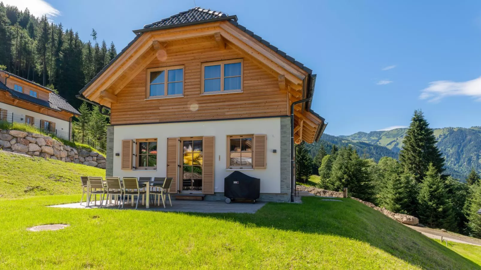 Haus Liene-Buitenkant zomer