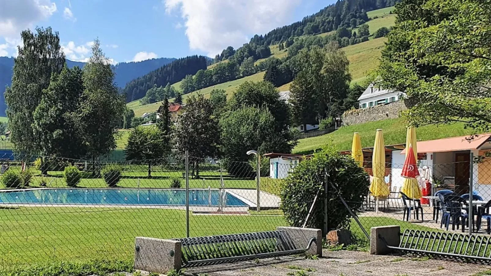 Grebenzen Lodge Hirsch-Gebieden zomer 1km