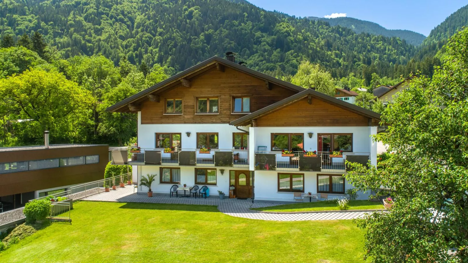 Apartment Claudia-Buitenkant zomer