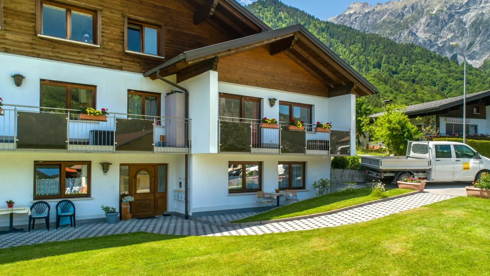 Apartment Claudia-Buitenkant zomer