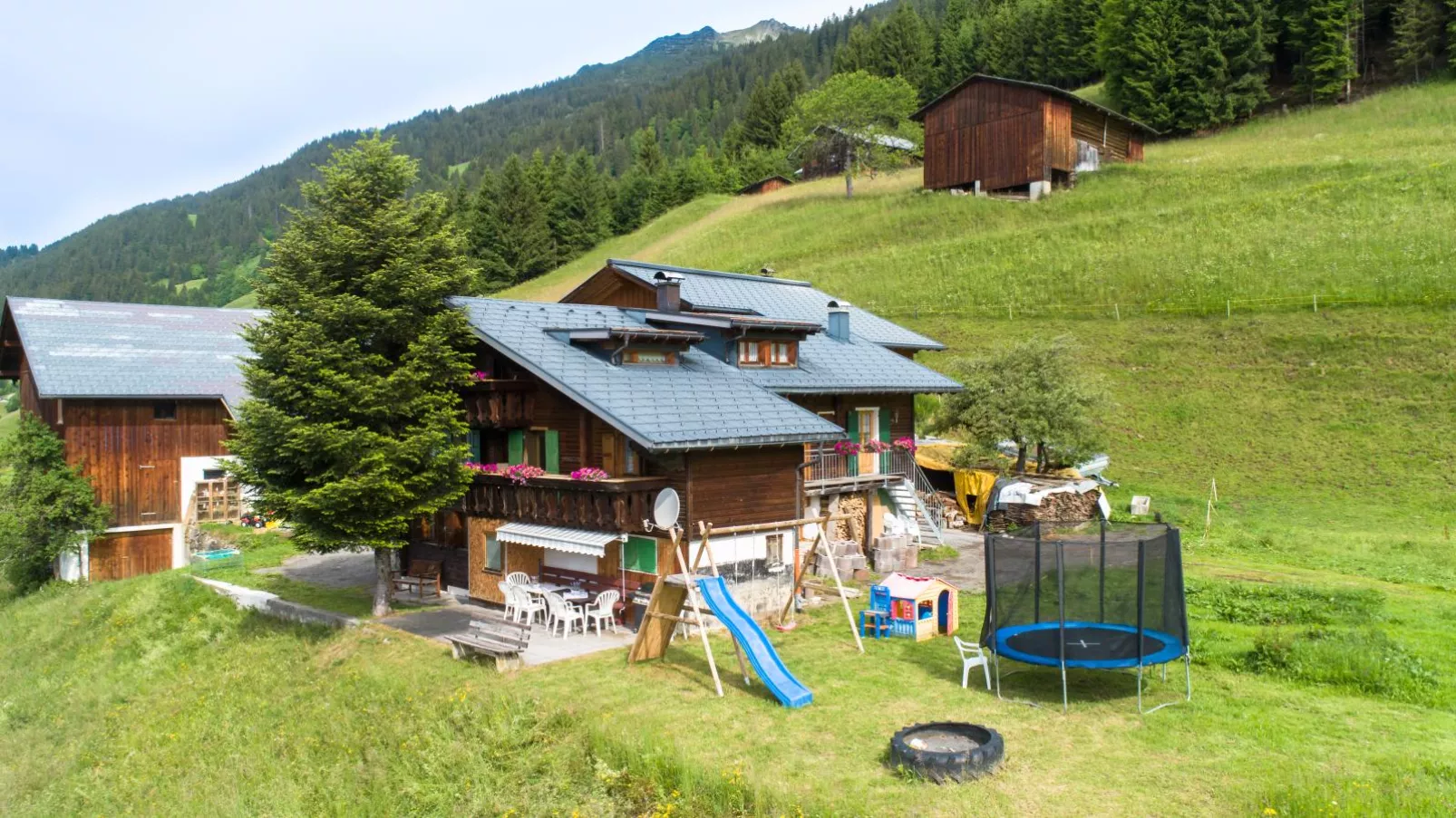 Ferienhaus Vonderleu-Buitenkant zomer