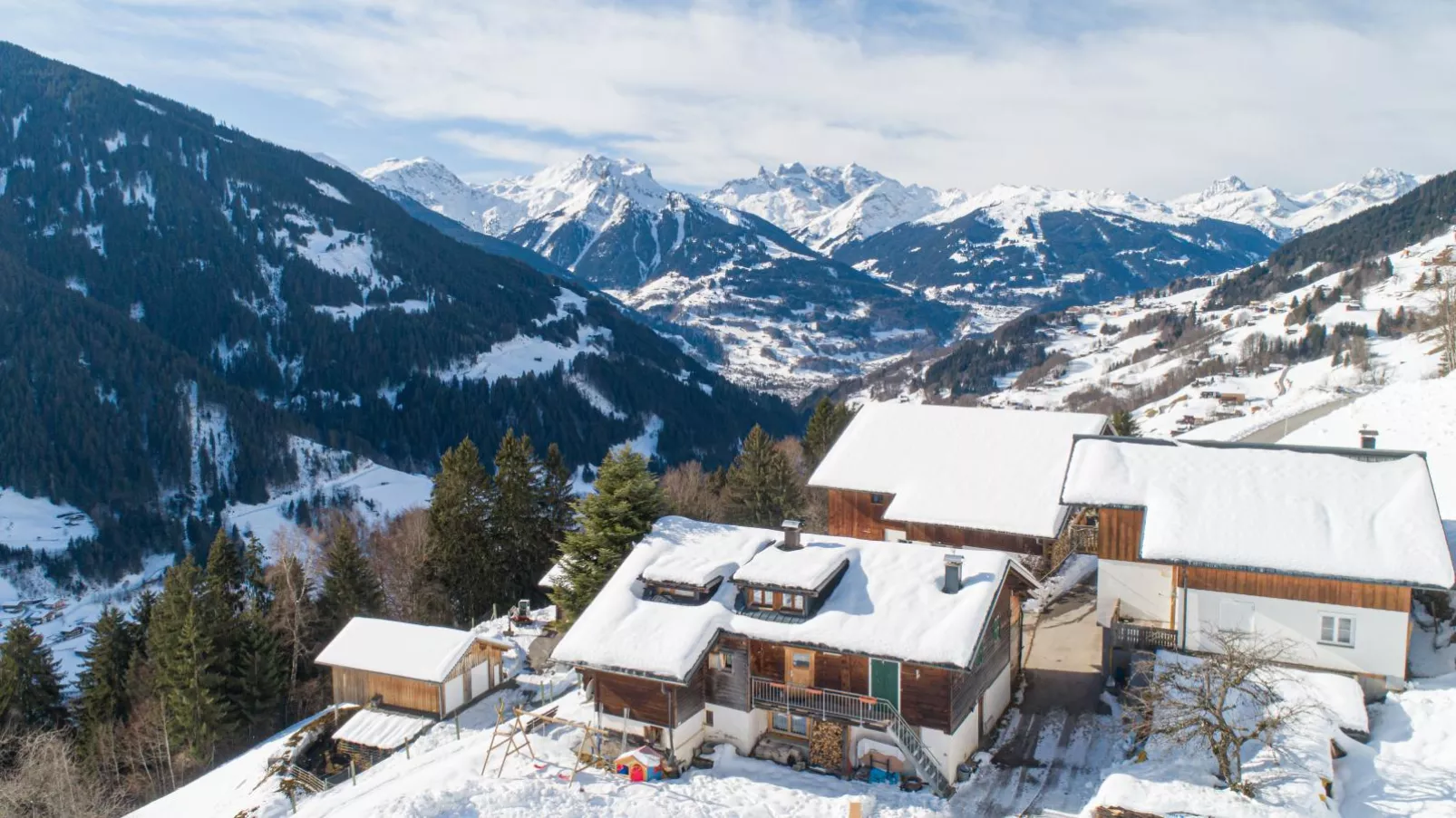 Ferienhaus Vonderleu-Exterieur winter