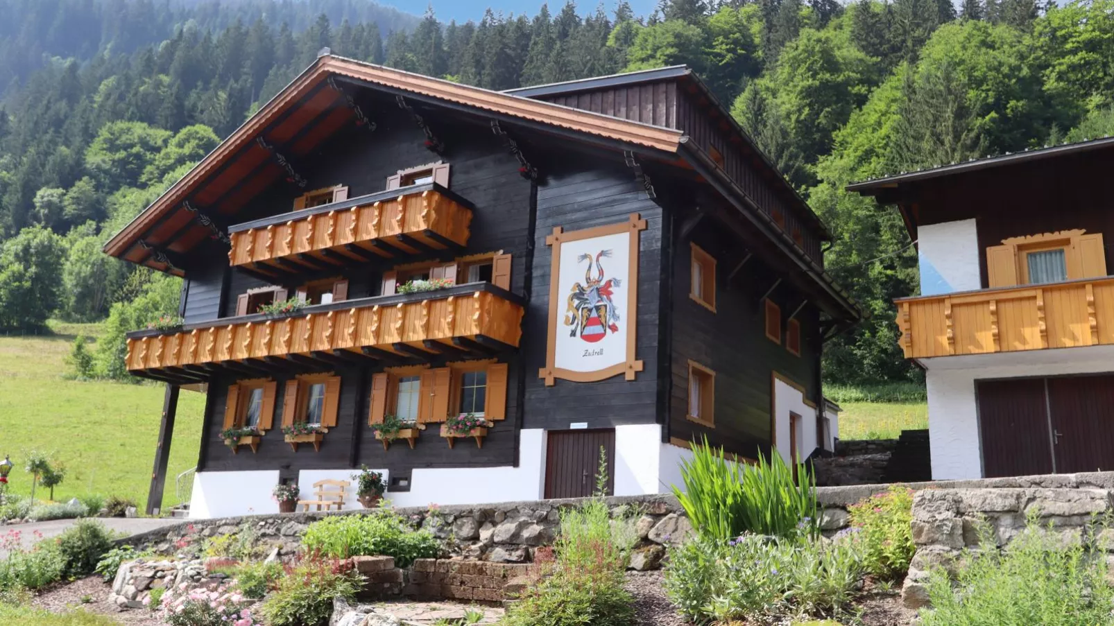Enzianhof-Buitenkant zomer