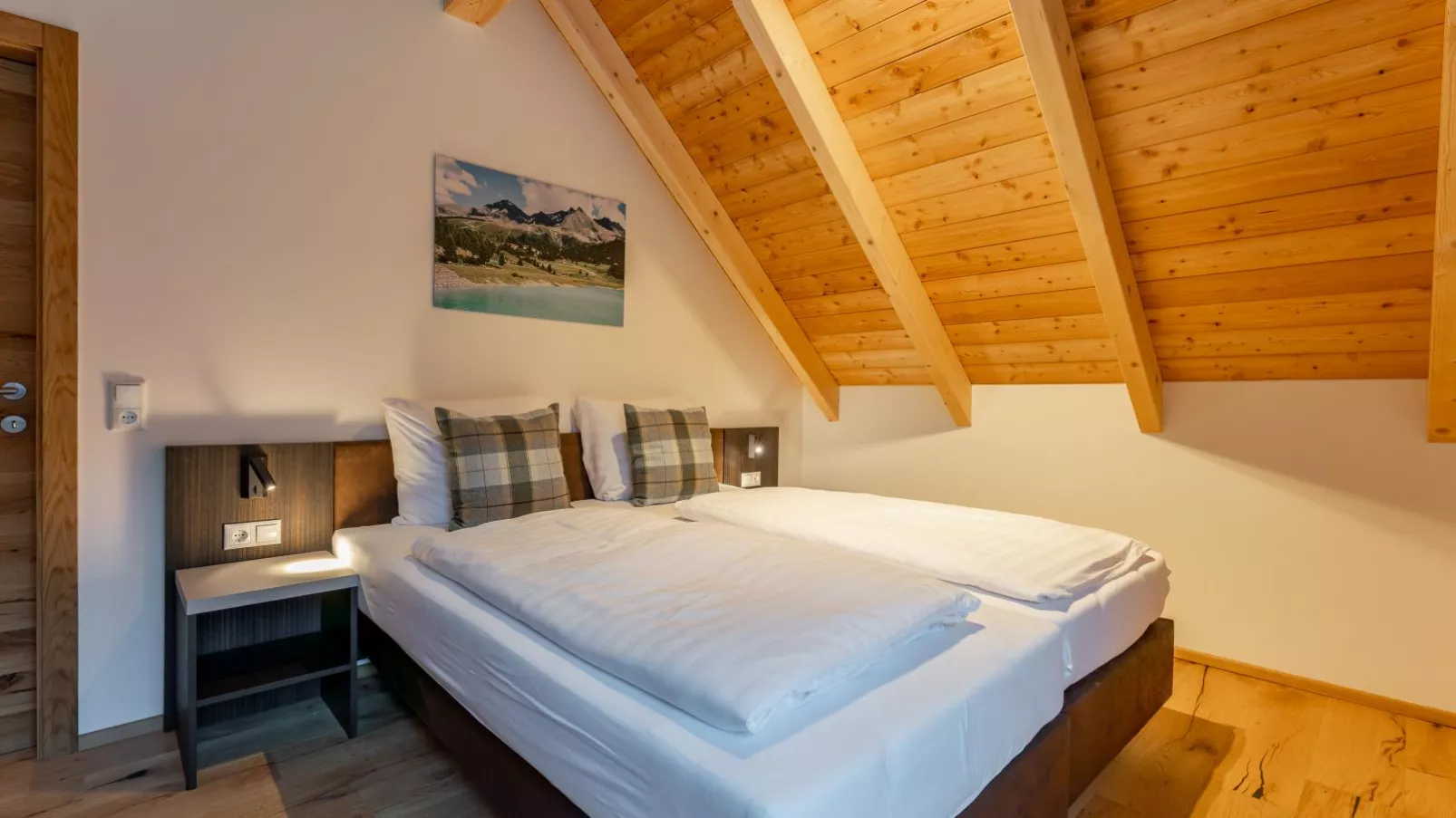 Mountain Chalet Chapeau