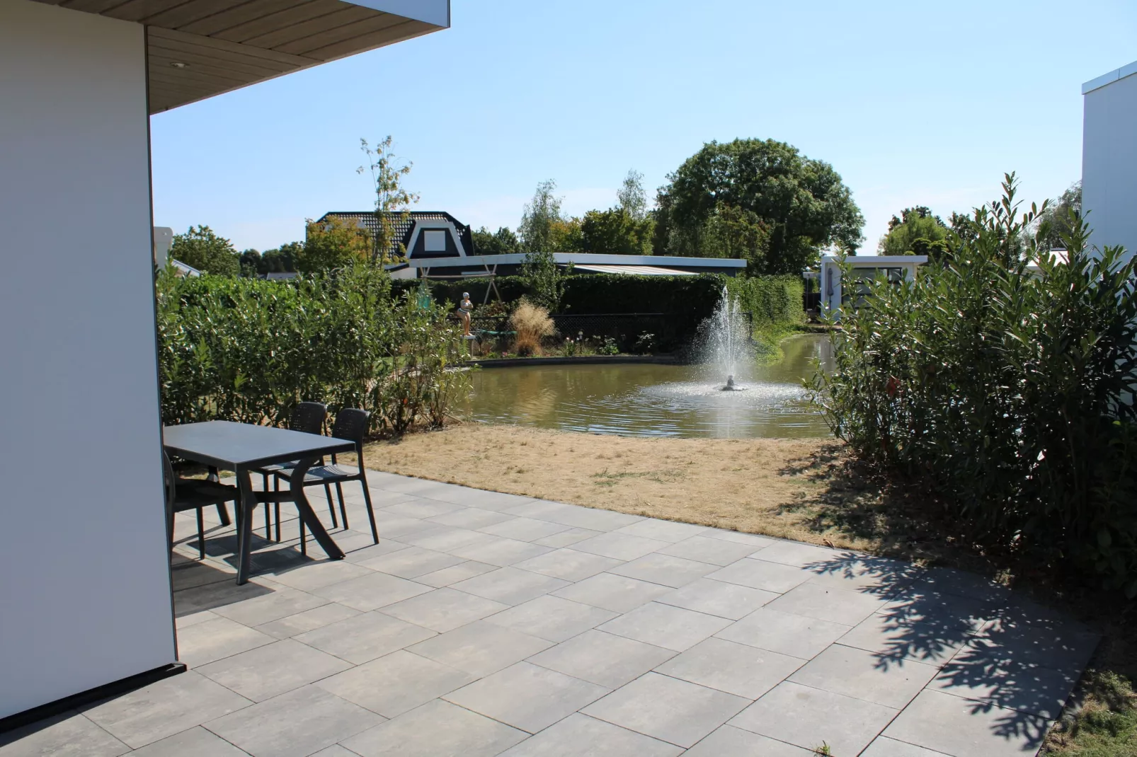 Recreatiepark Rhederlaagse Meren 8-Terrasbalkon