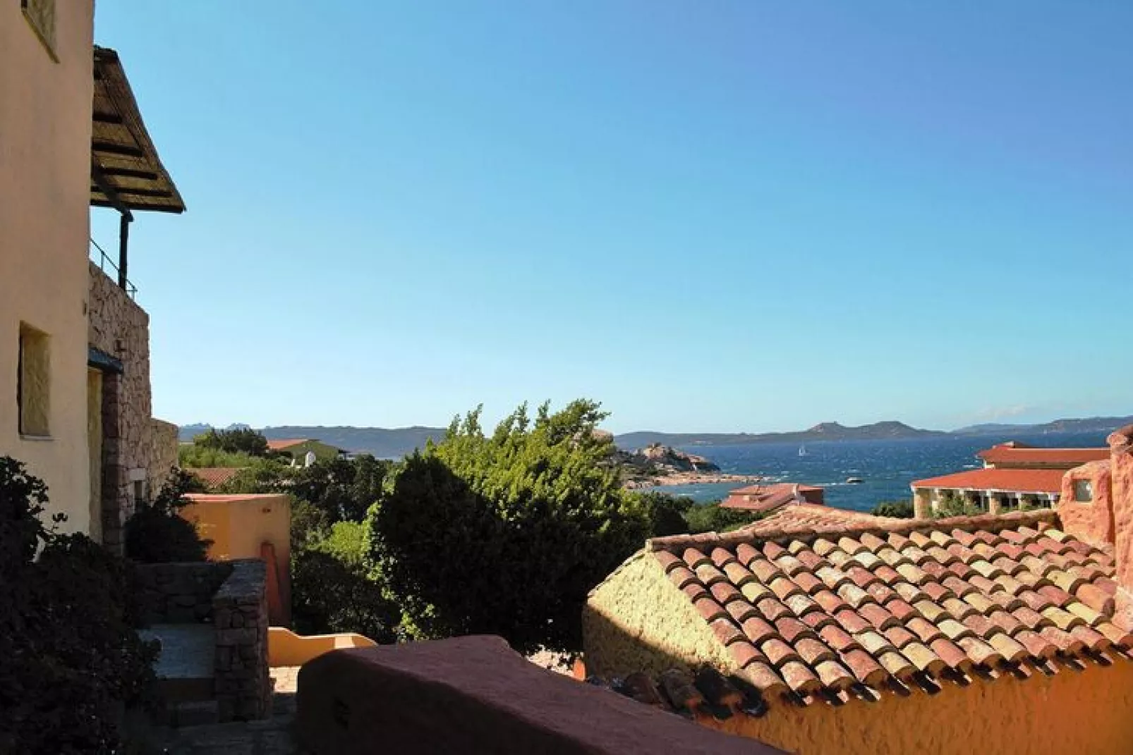 Holiday residence I Cormorani, Baja Sardinia-50 qm-Uitzicht zomer