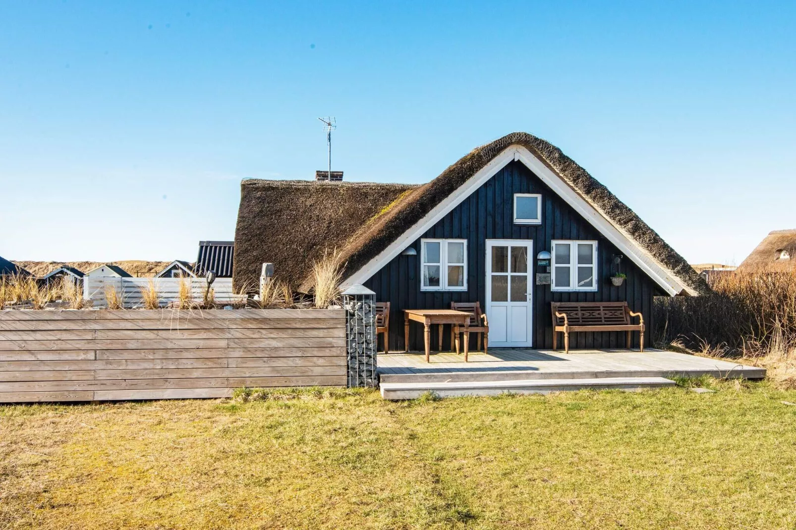 Modern vakantiehuis in Vrist dicht bij de zee-Buitenlucht