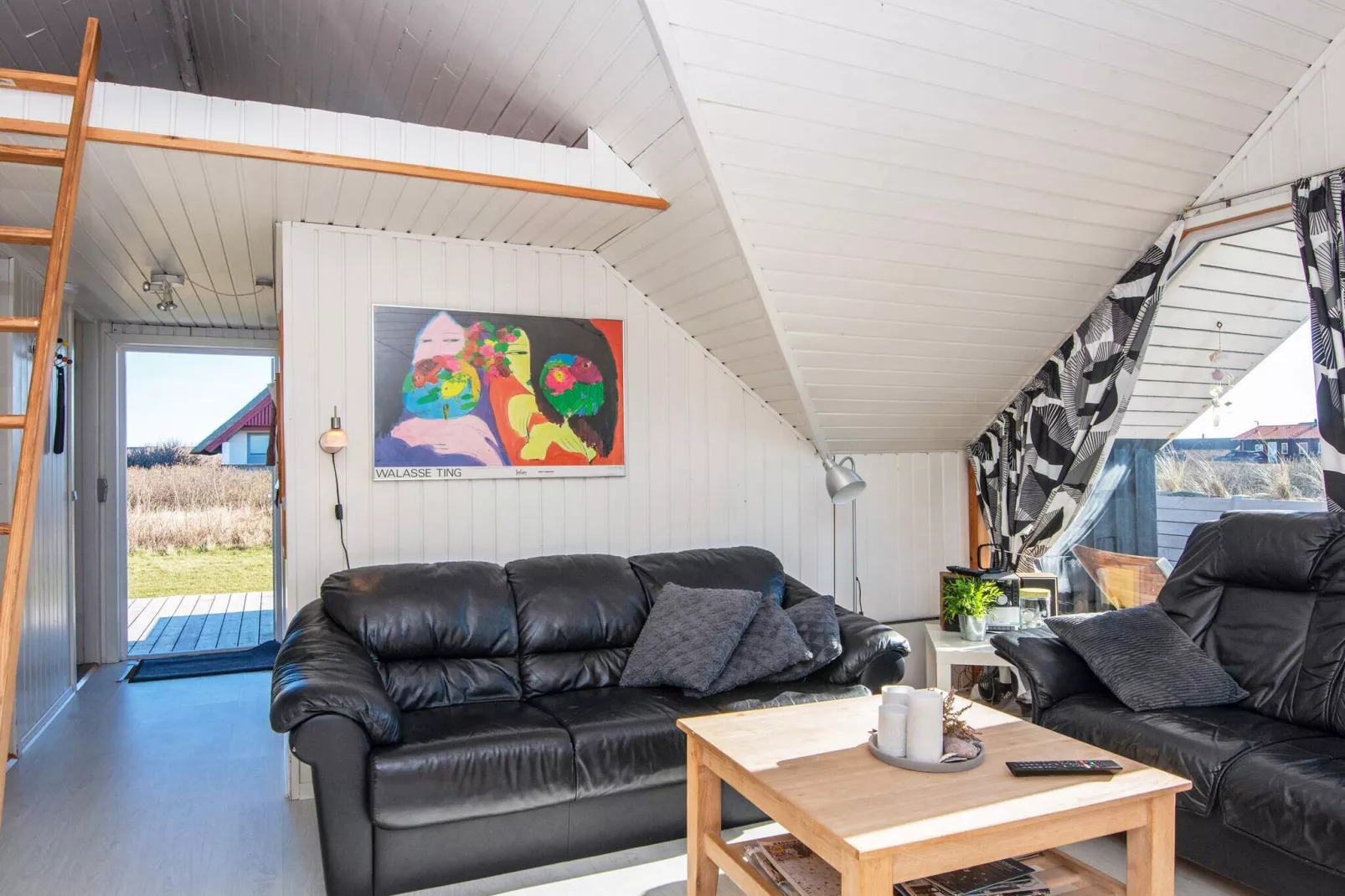 Modern vakantiehuis in Vrist dicht bij de zee-Binnen