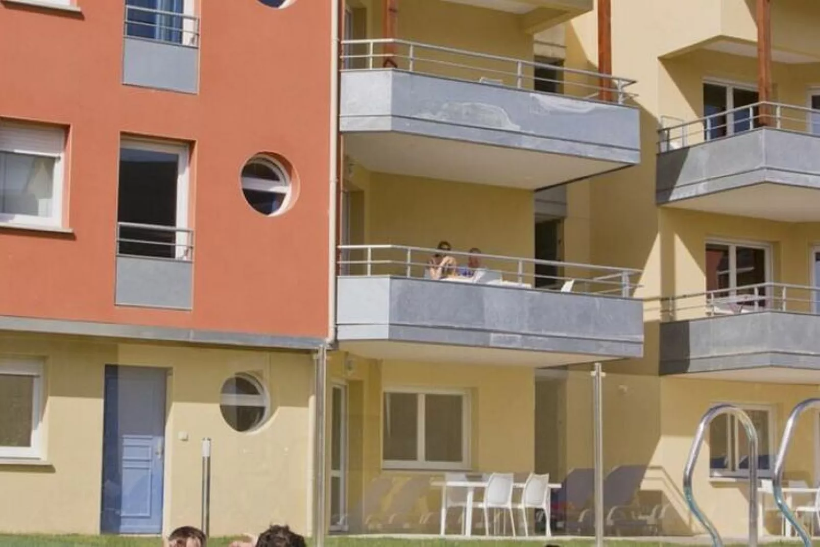 Residence Les Isles de Sola Grandcamp // T2 BALCON / 2 pcs 30 à 50 m2 T2 AVEC balcon ou terrasse-Buitenlucht