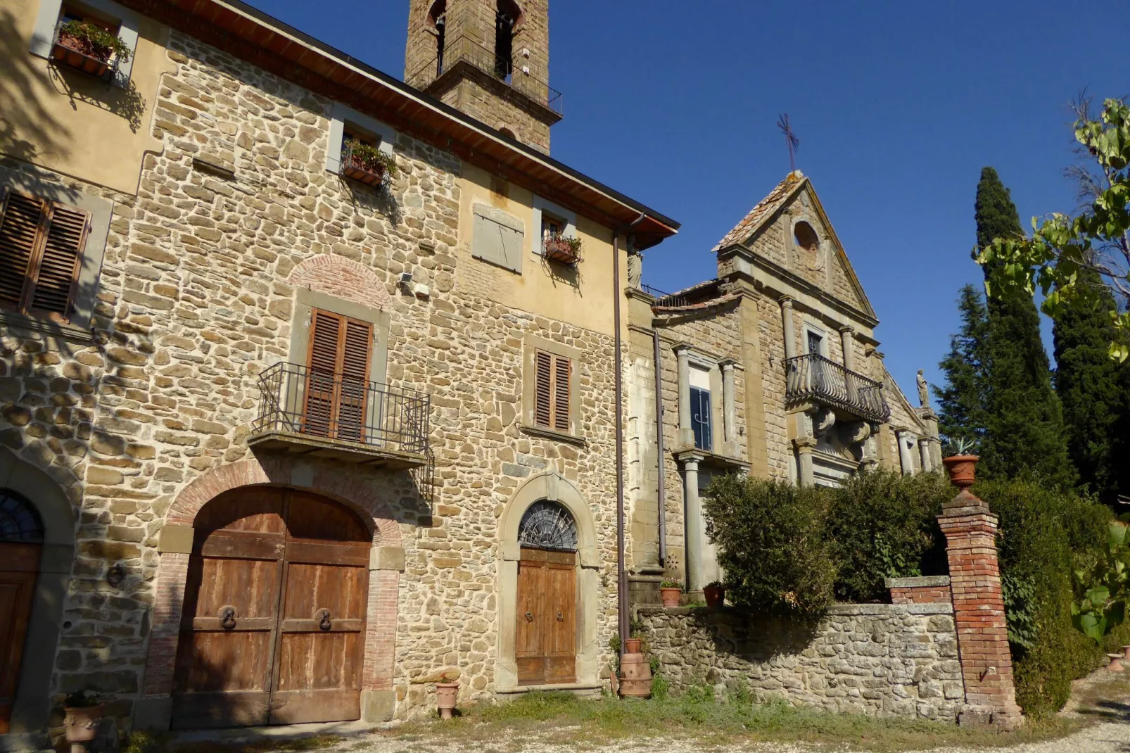 Il Castello del Cardinale-Buitenkant zomer