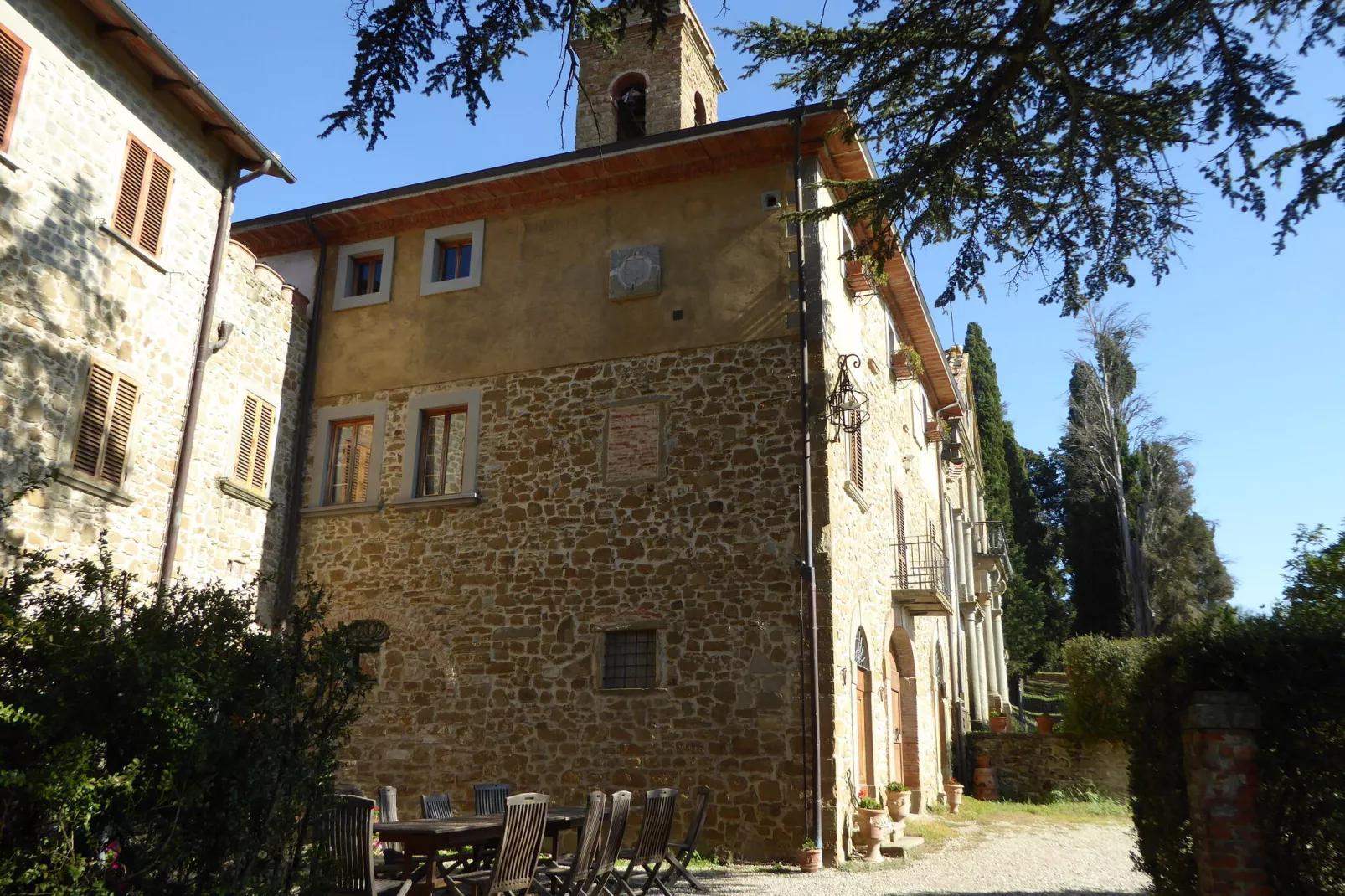 Il Castello del Cardinale-Buitenkant zomer