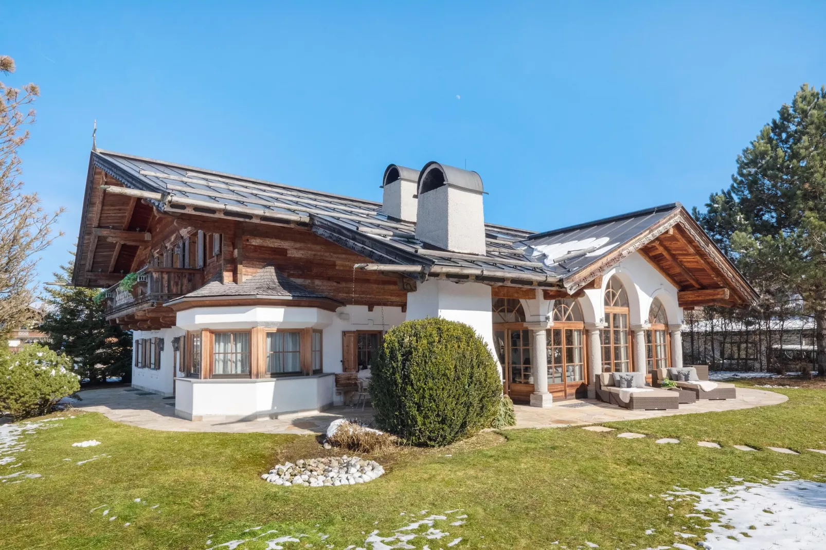 Luxury-Chalet in St Johann in Tirol-Buitenkant zomer