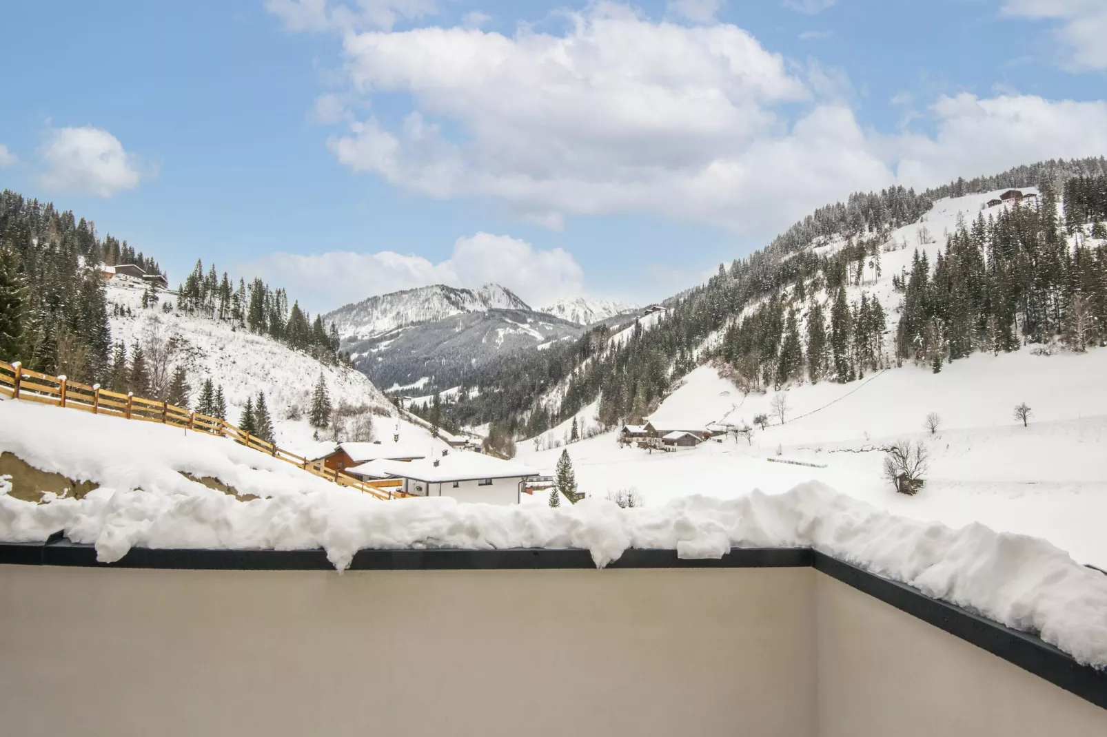 Apartment mit Balkon und wunderschönem Bergblick - 4 Personen-Uitzicht winter