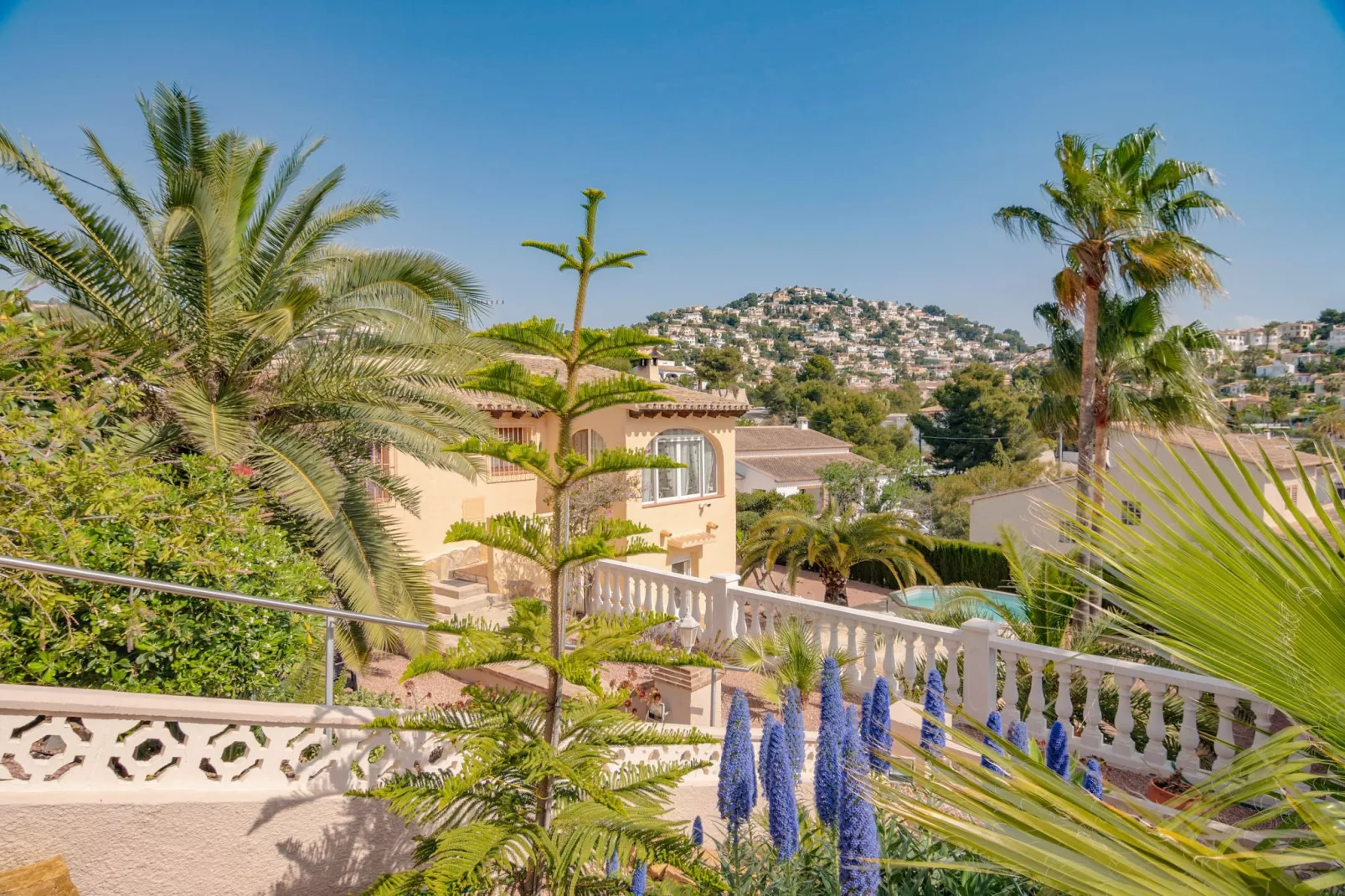 Casa L'órquidia-Uitzicht zomer