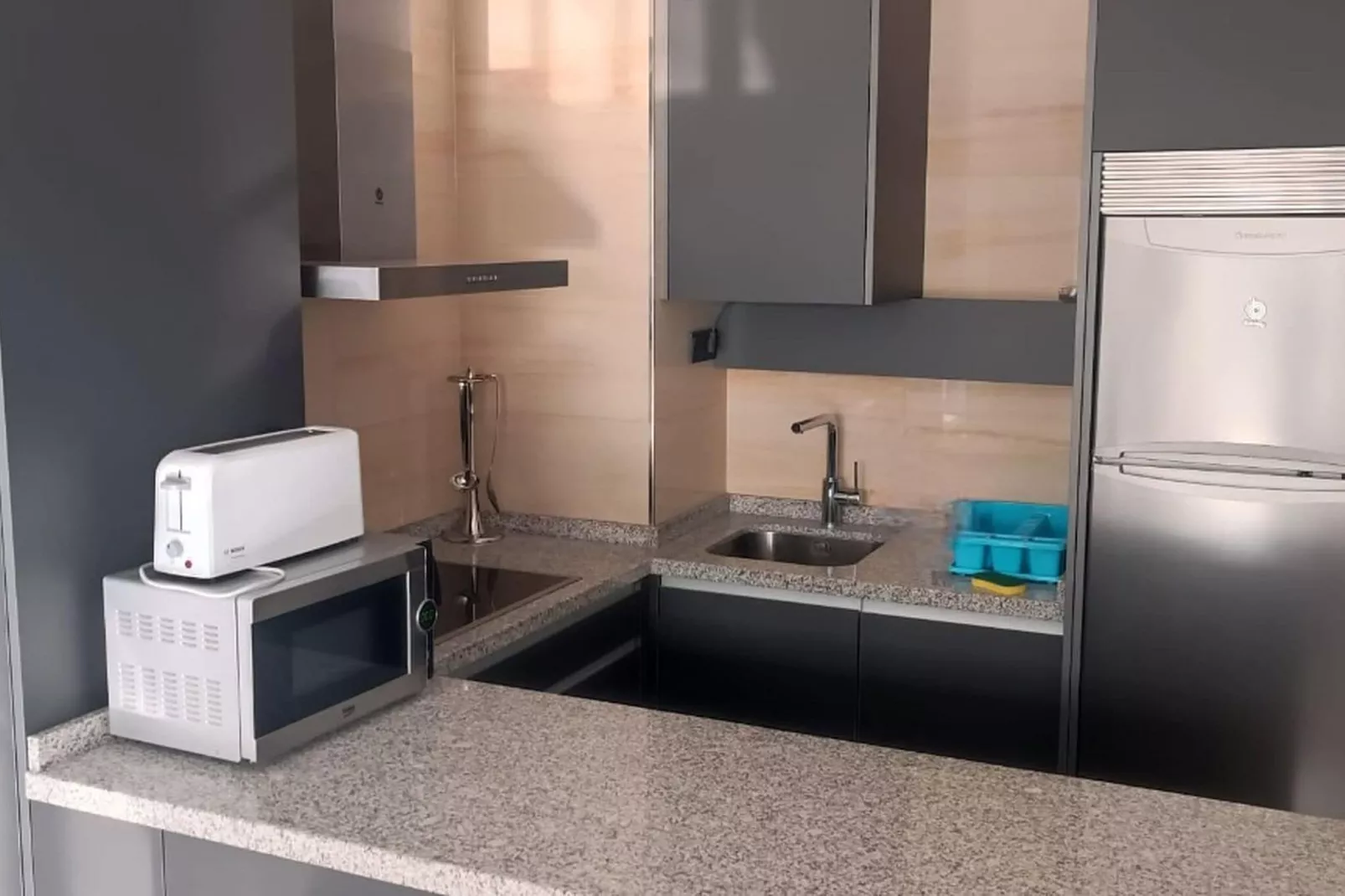 Apartamento con patio-Keuken