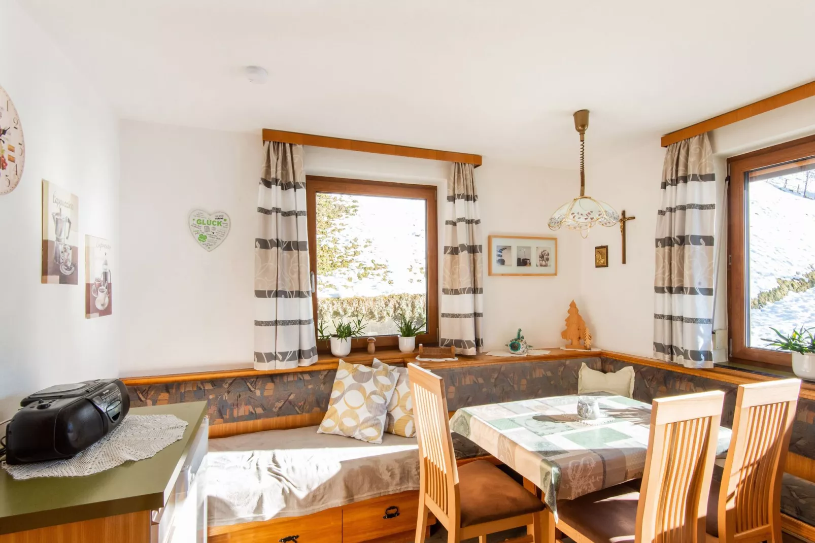 Ferienhaus Talblick-Eetkamer