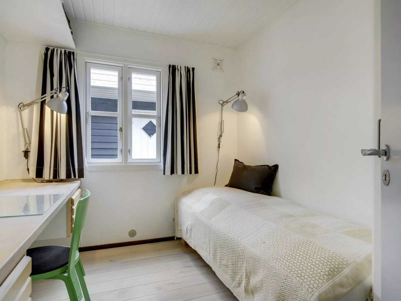 "Kate" - 1km from the sea-Binnen