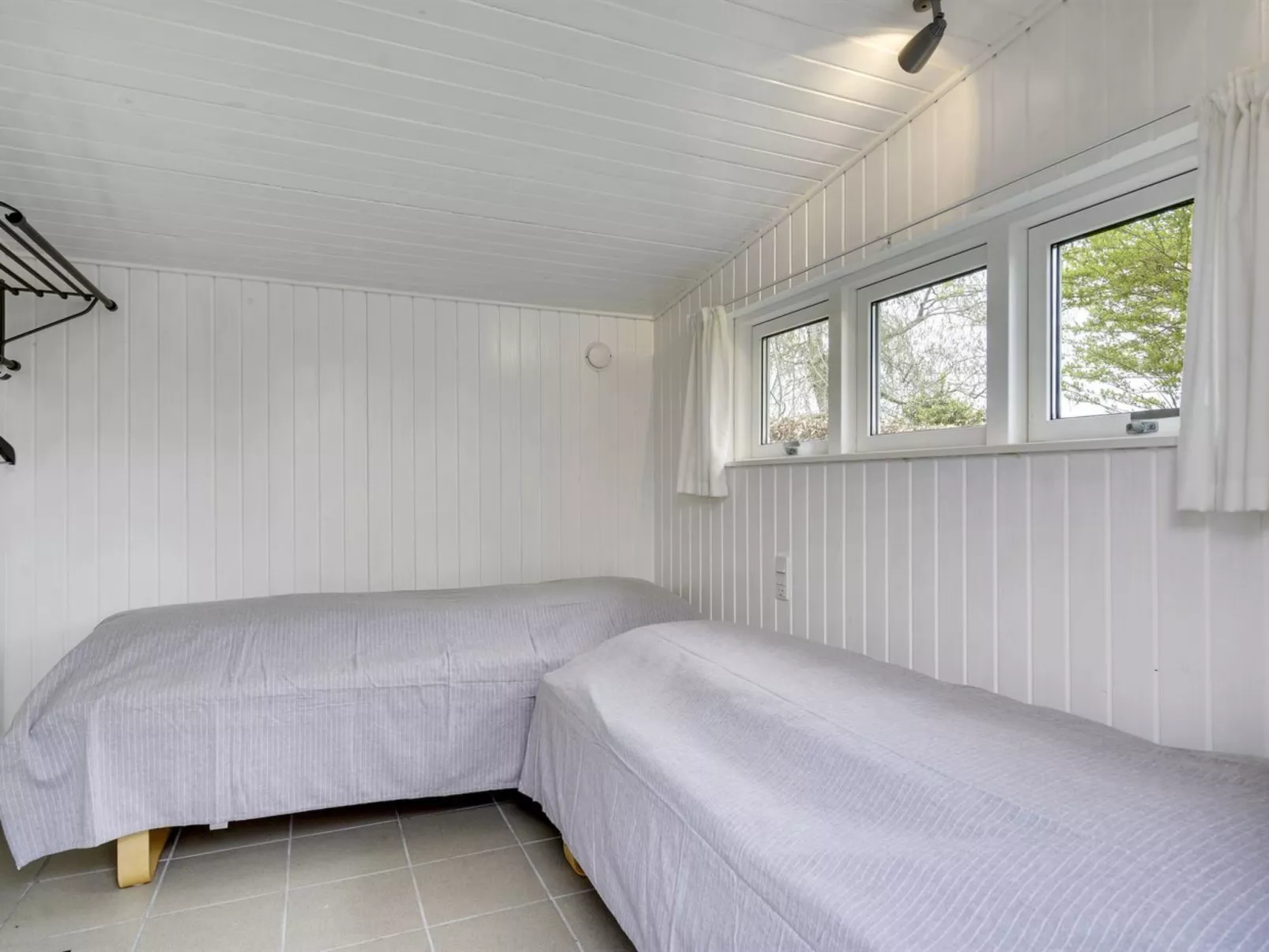 "Kate" - 1km from the sea-Binnen