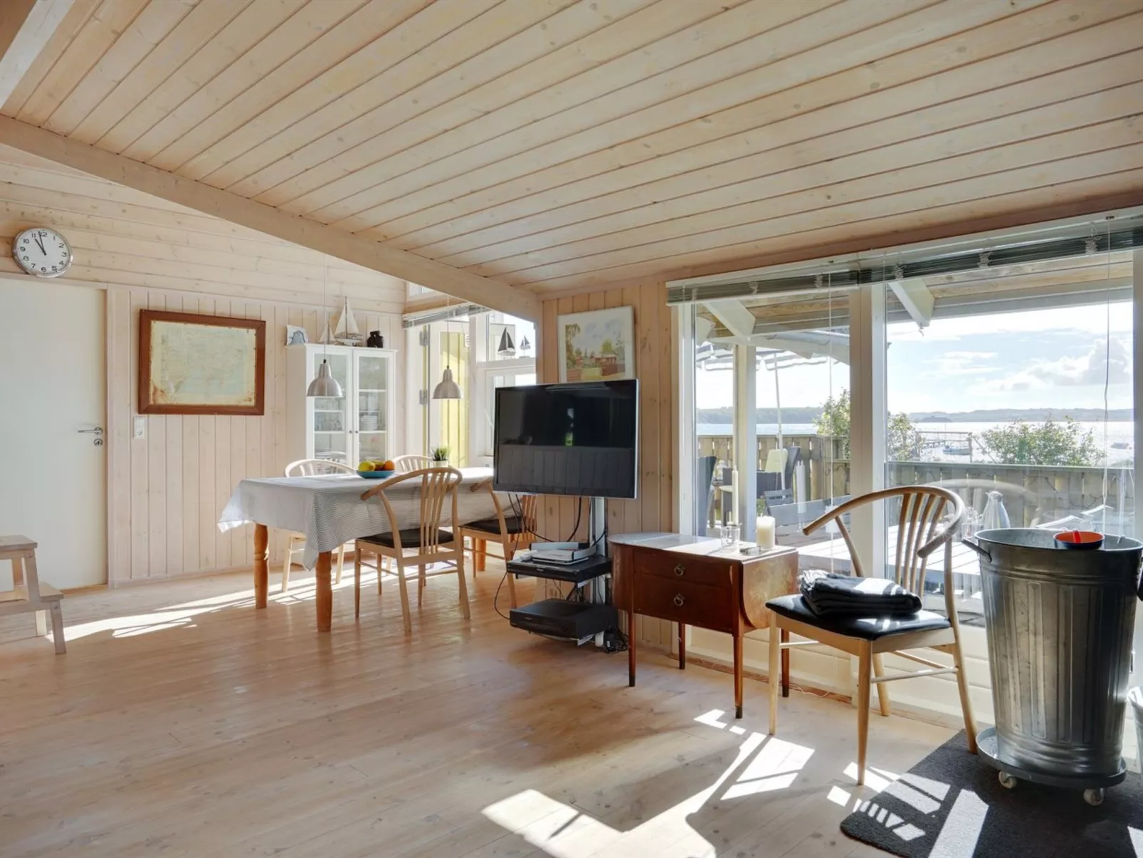 "Kullervo" - 20m from the sea-Binnen