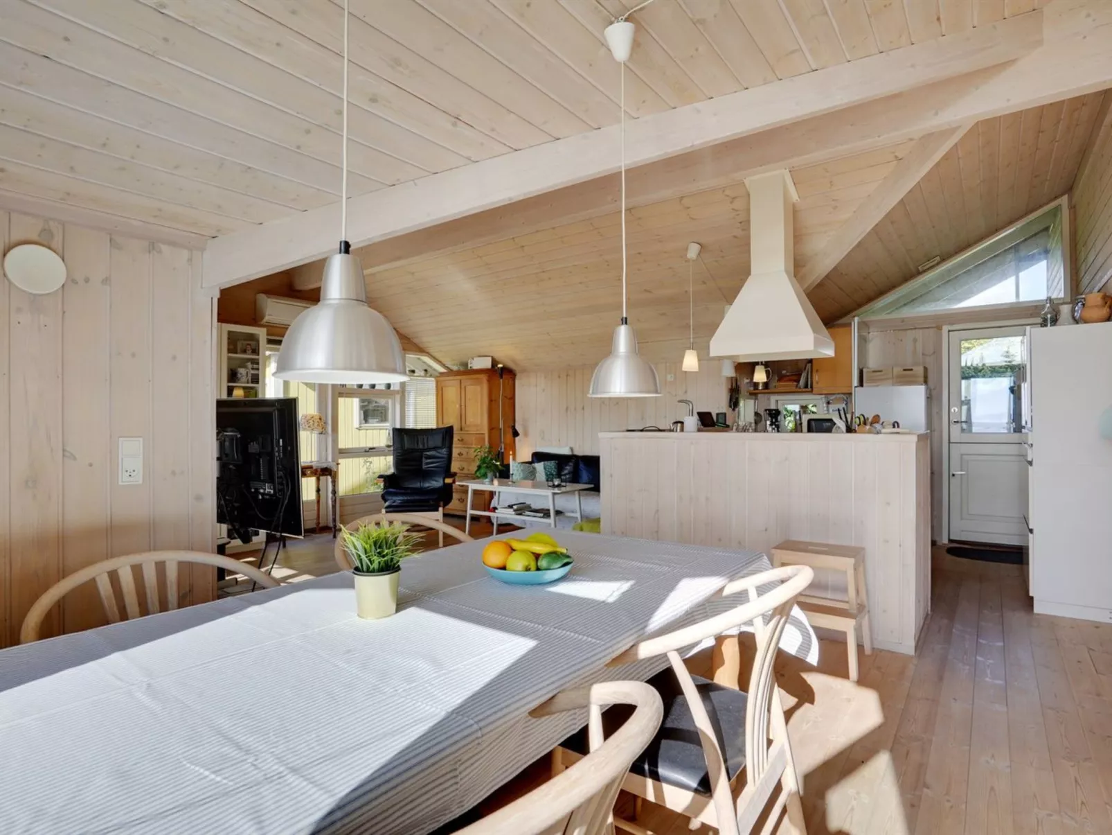 "Kullervo" - 20m from the sea-Binnen