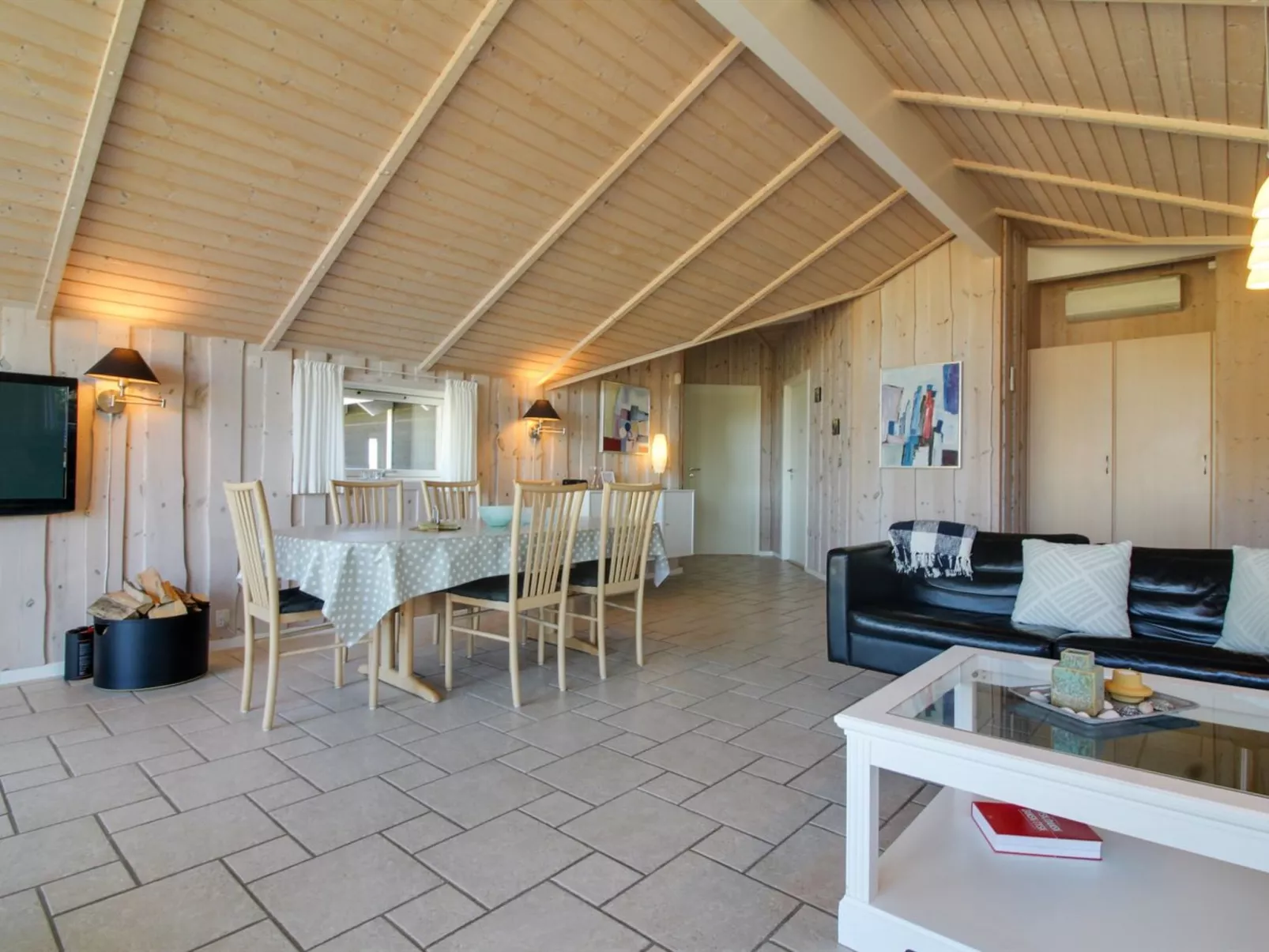 "Leya" - 1.2km from the sea-Binnen
