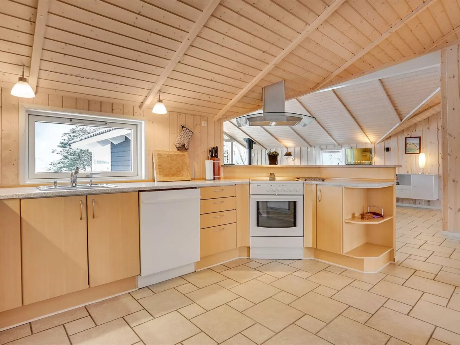 "Leya" - 1.2km from the sea-Binnen