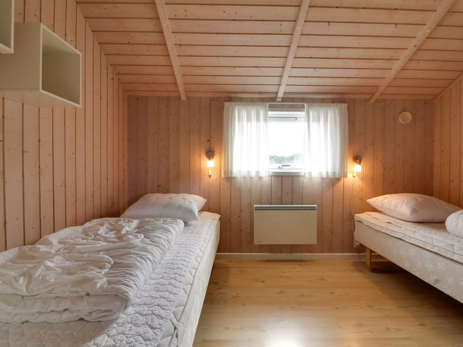 "Leya" - 1.2km from the sea-Binnen