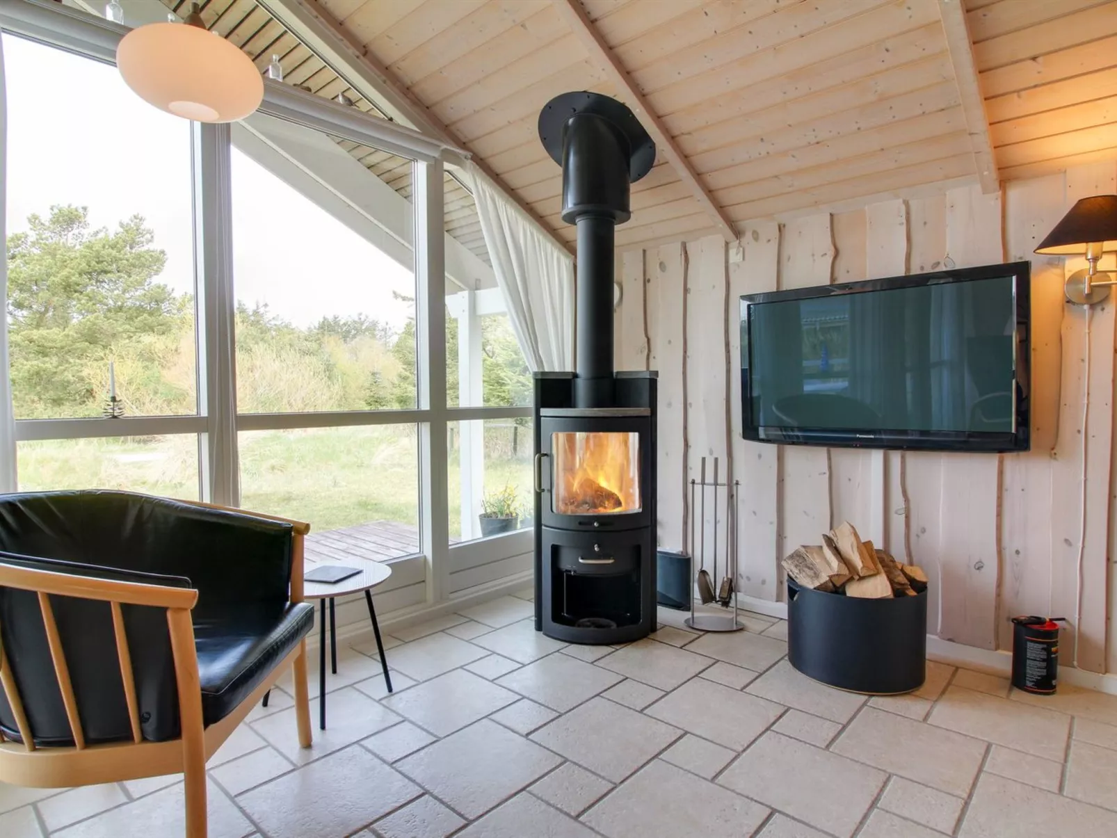 "Leya" - 1.2km from the sea-Binnen