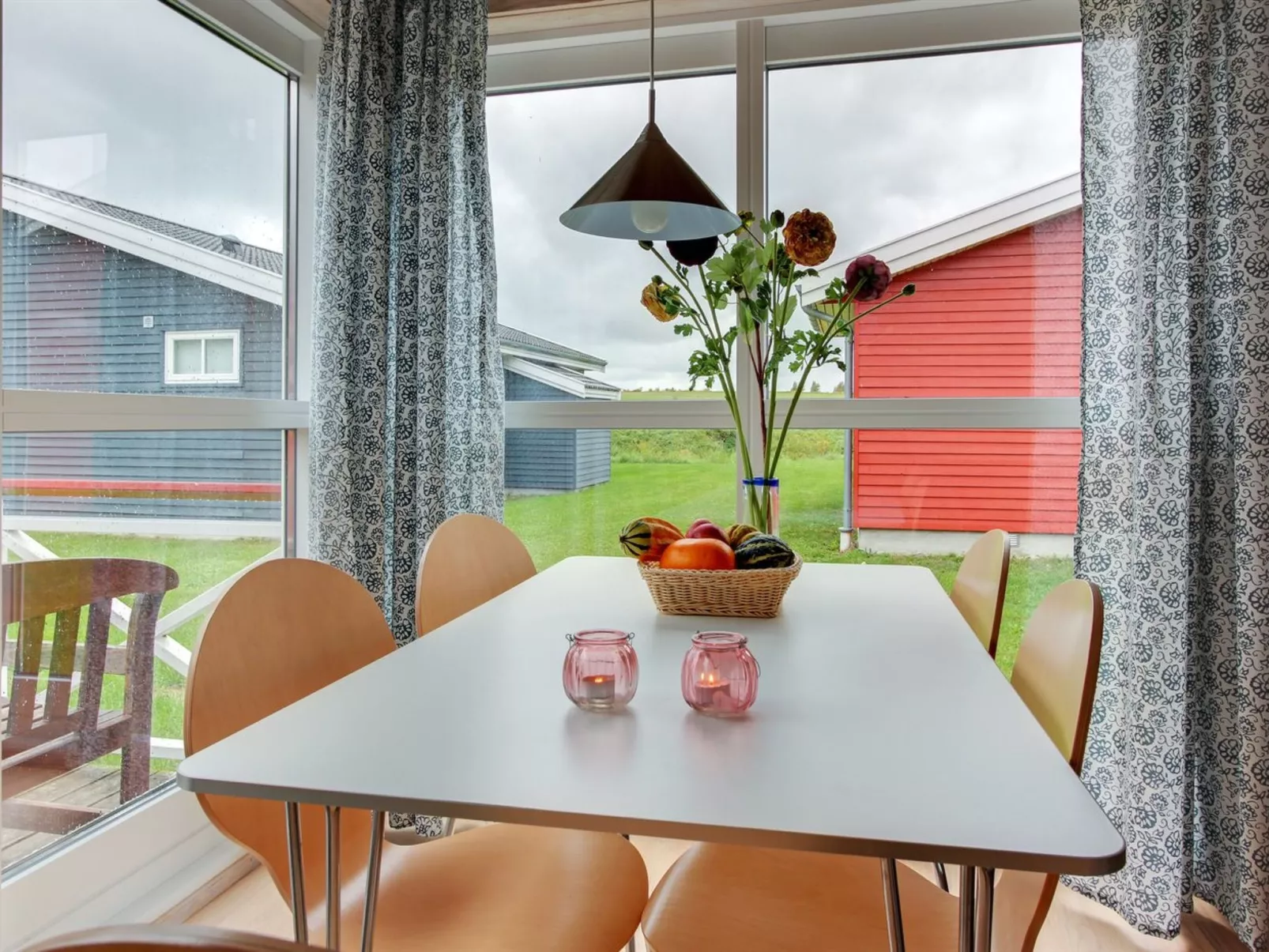 "Carlie" - 2.8km from the sea-Binnen