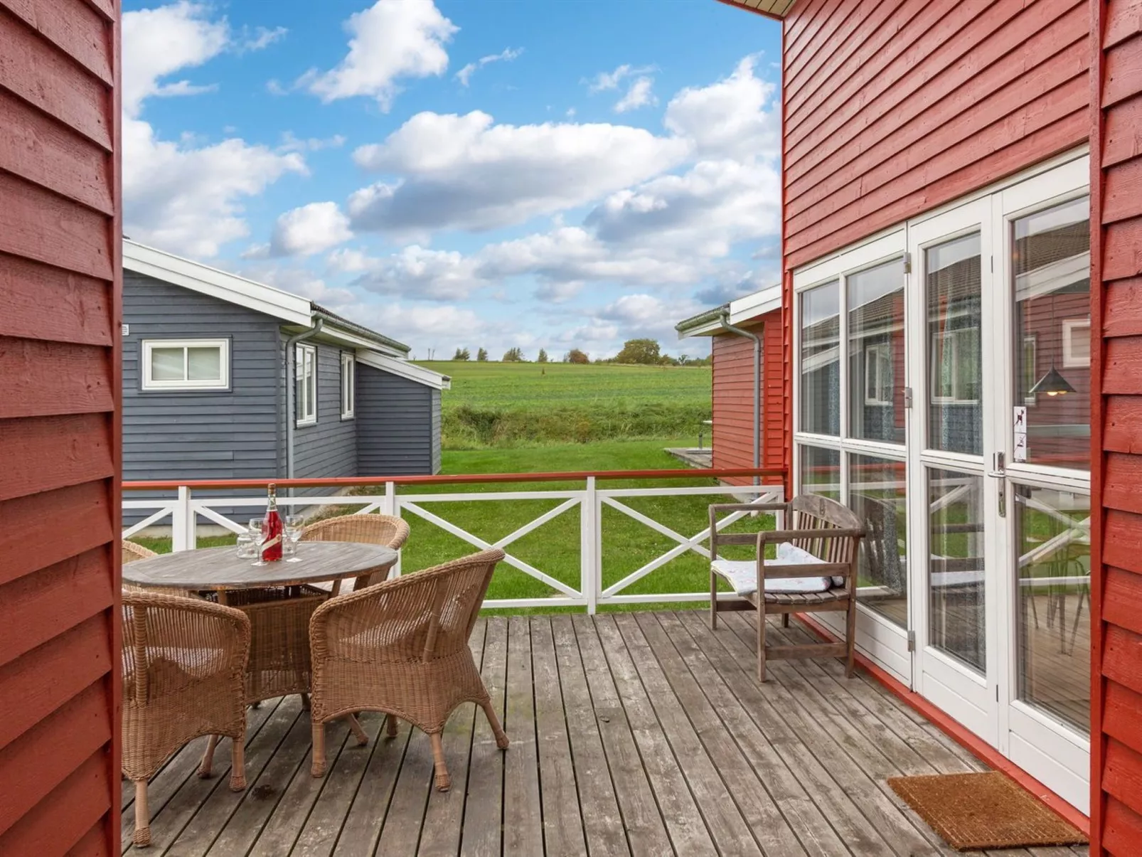 "Carlie" - 2.8km from the sea-Binnen