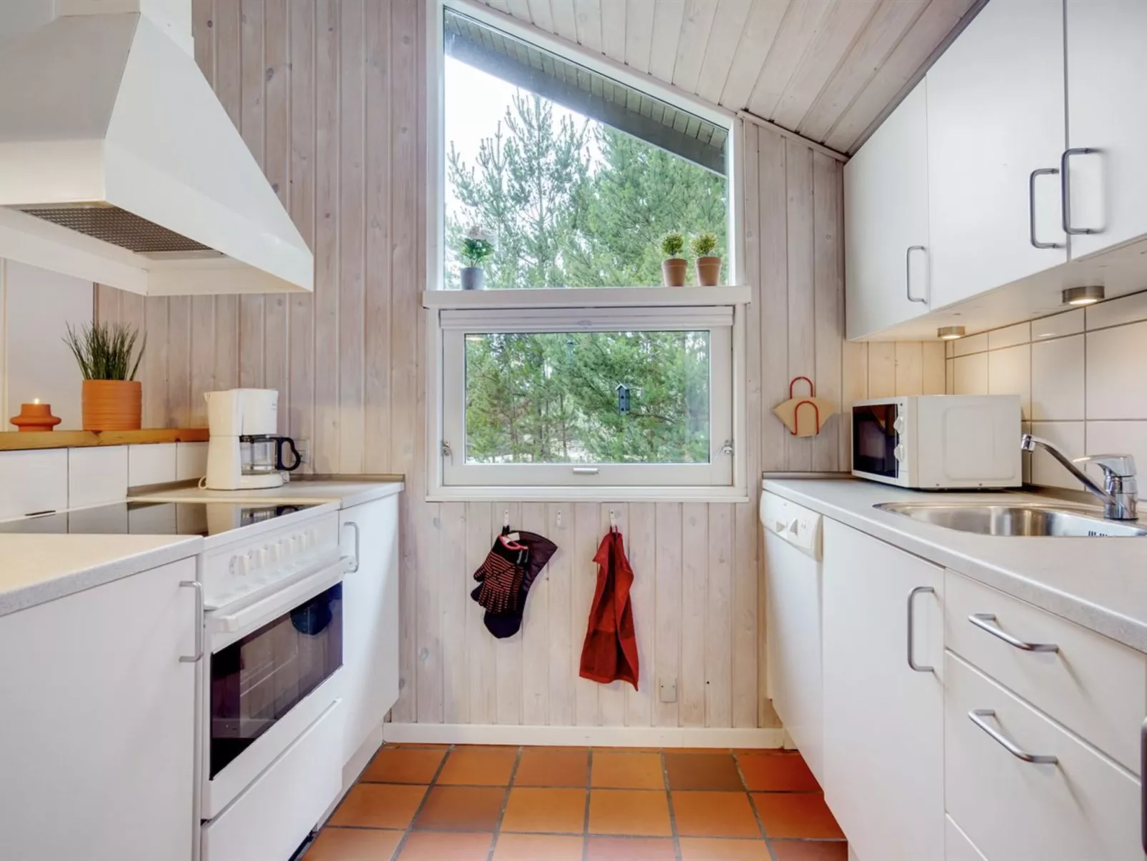 "Elayne" - 3km from the sea-Binnen