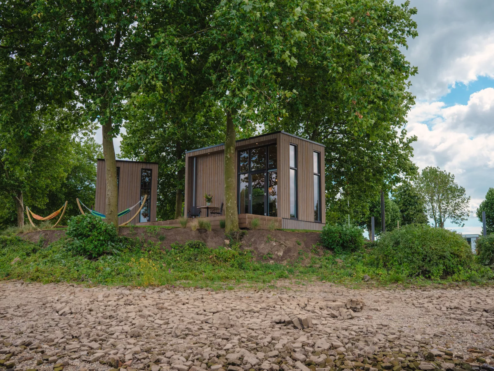 Tiny River House-Buiten