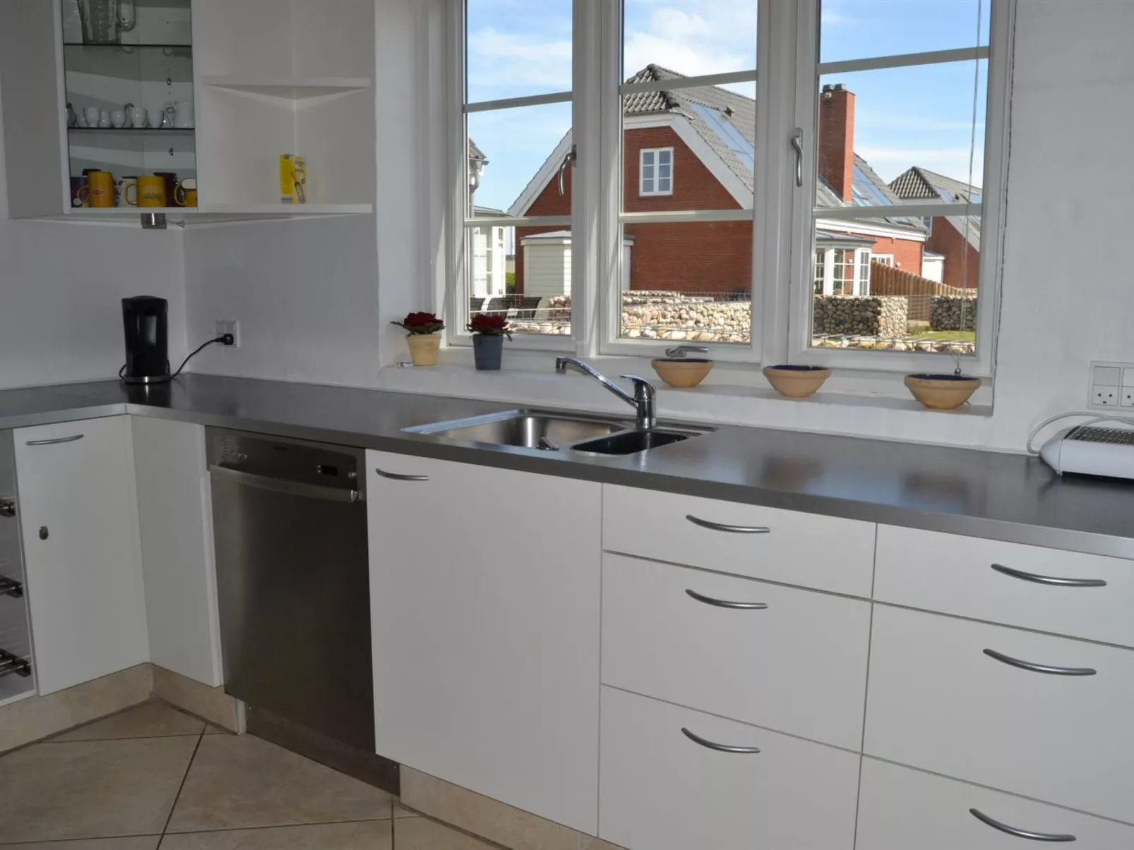 "Joonas" - 100m from the sea-Binnen