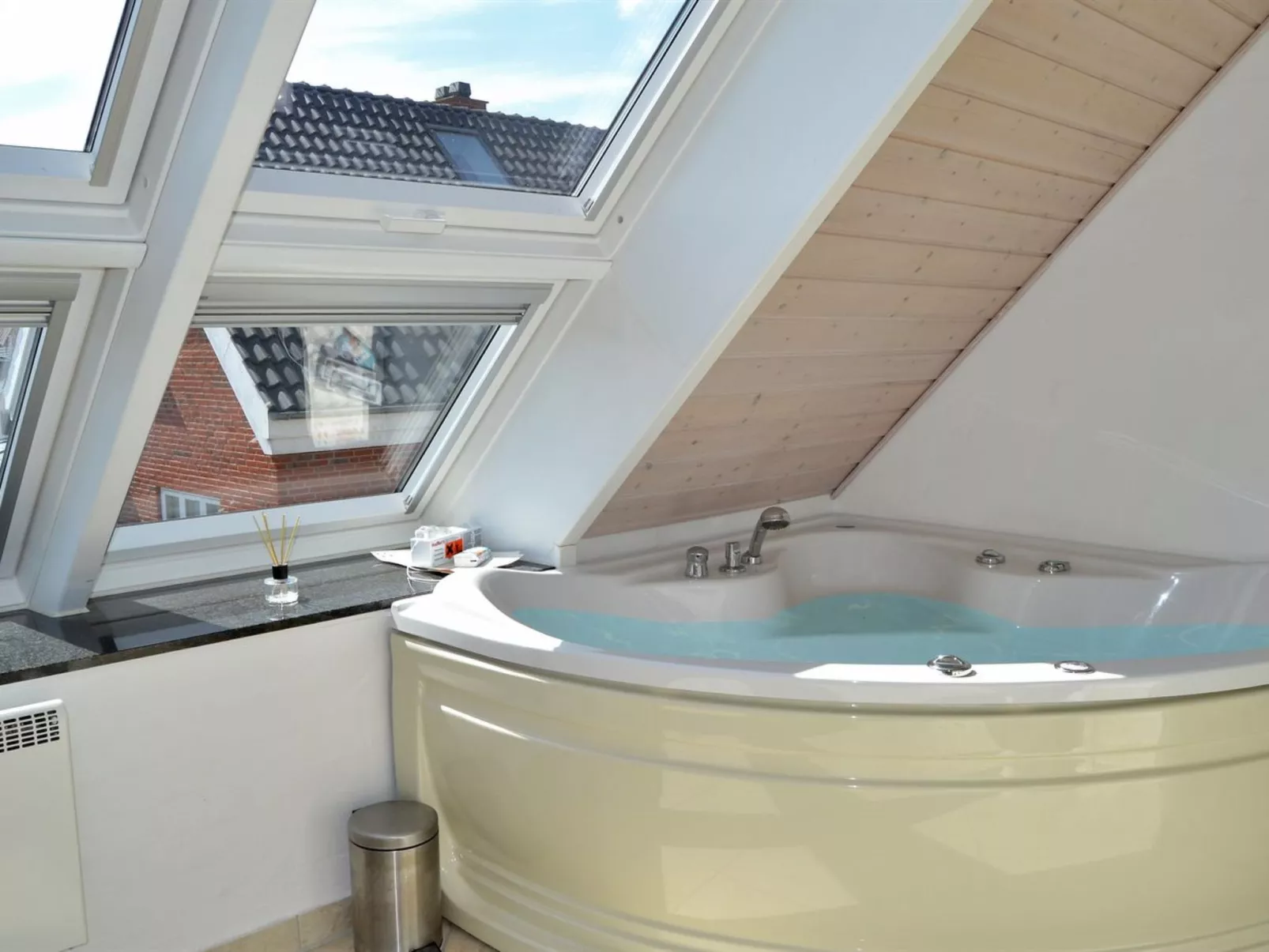 "Joonas" - 100m from the sea-Binnen