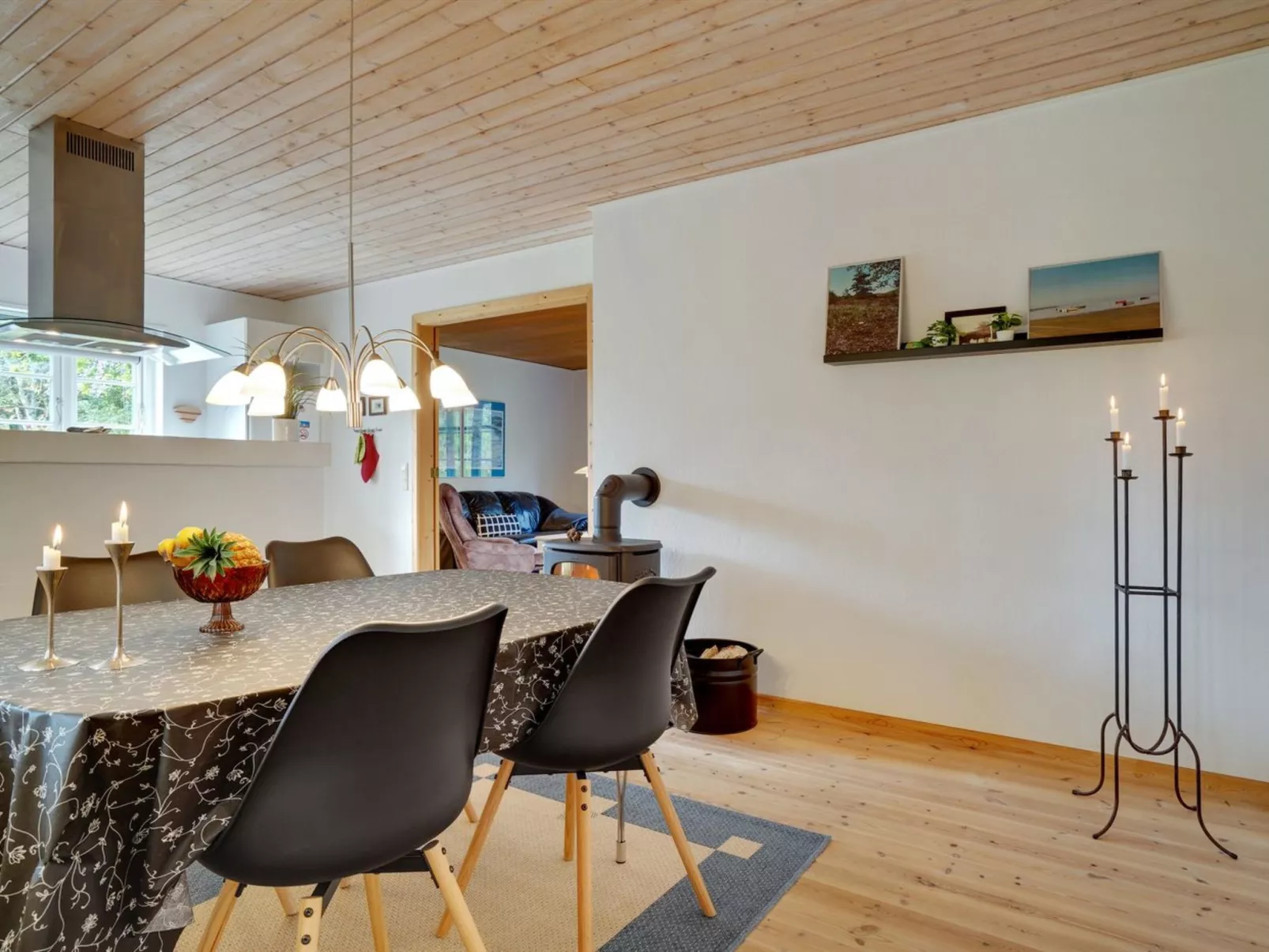 "Hildegunn" - 200m from the sea-Binnen