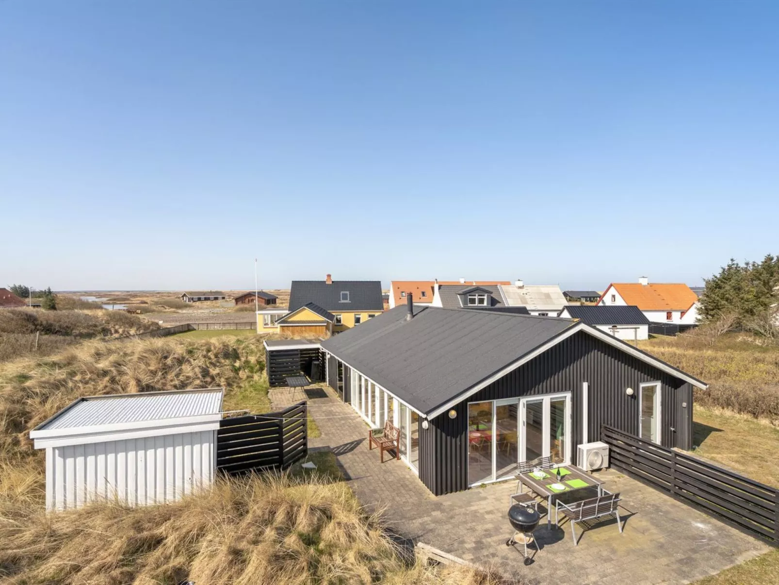 "Sybil" - all inclusive - 350m from the sea-Buiten