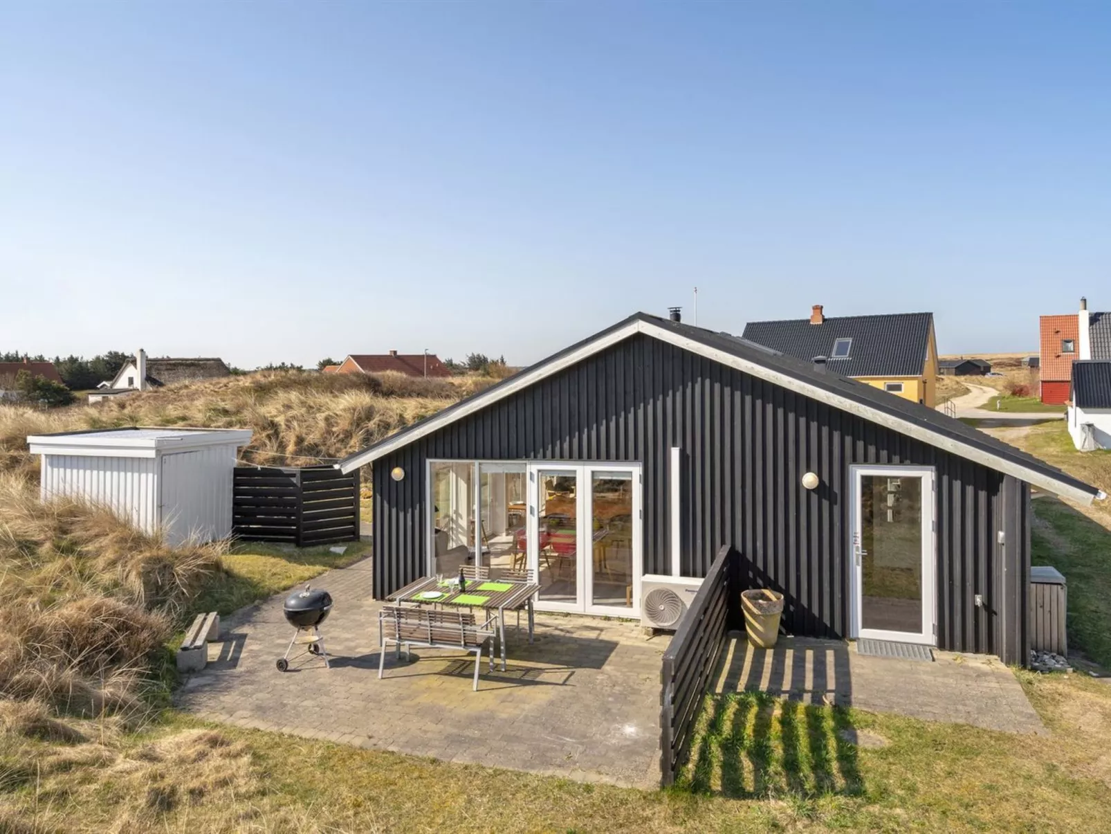 "Sybil" - all inclusive - 350m from the sea-Buiten