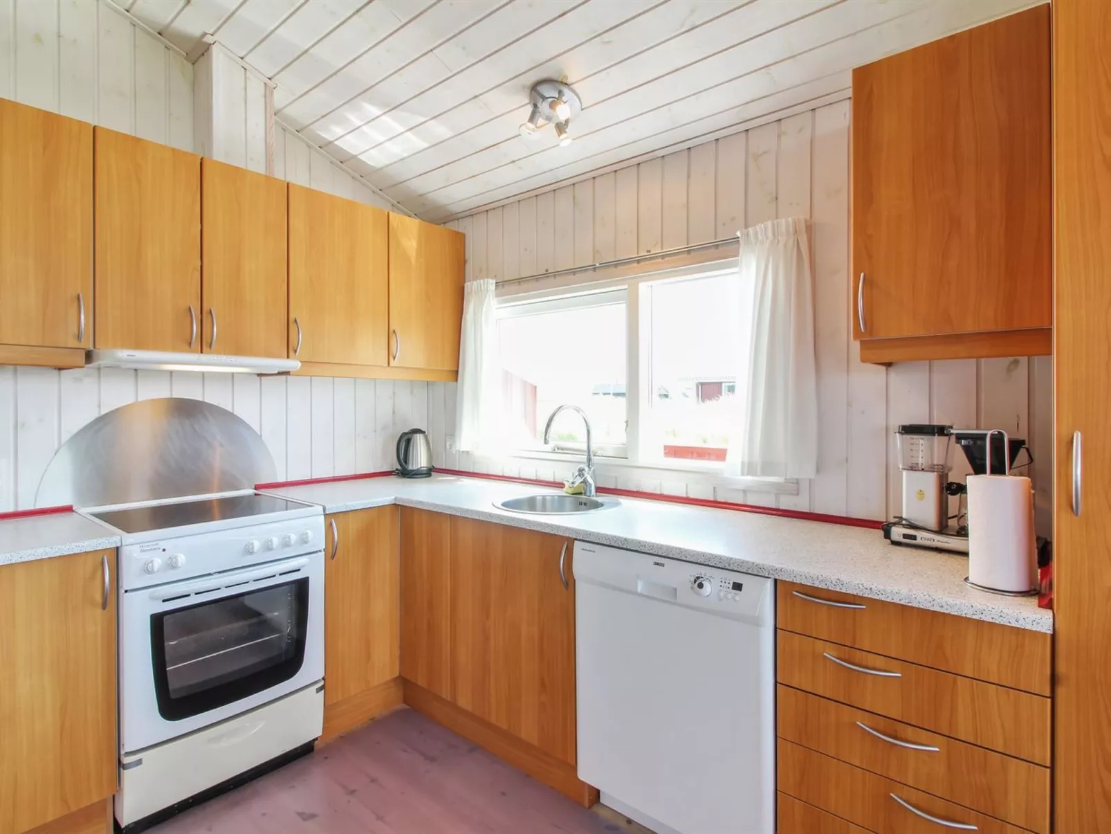 "Zvezda" - 300m from the sea-Binnen