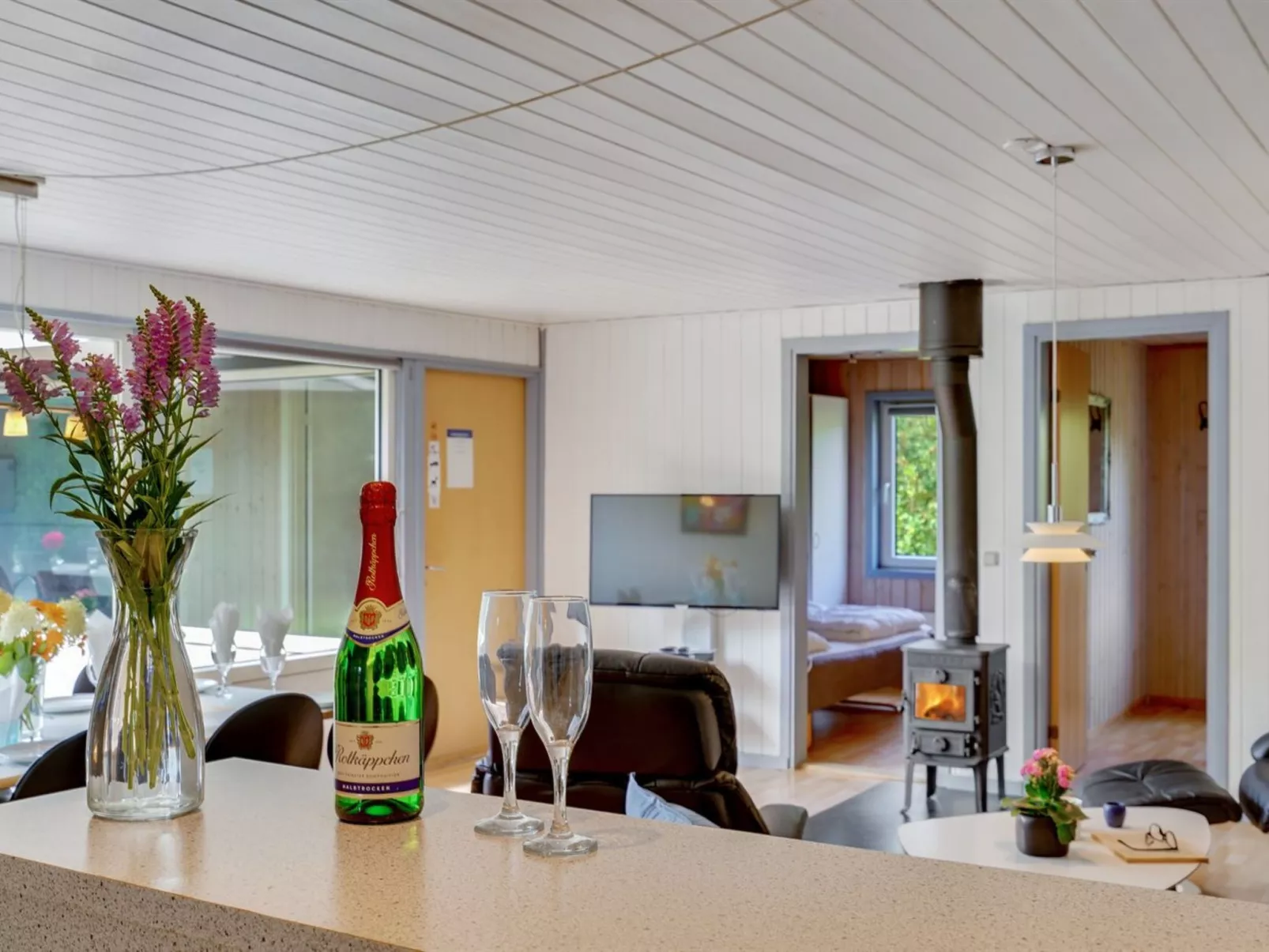 "Peer" - 600m from the sea-Binnen