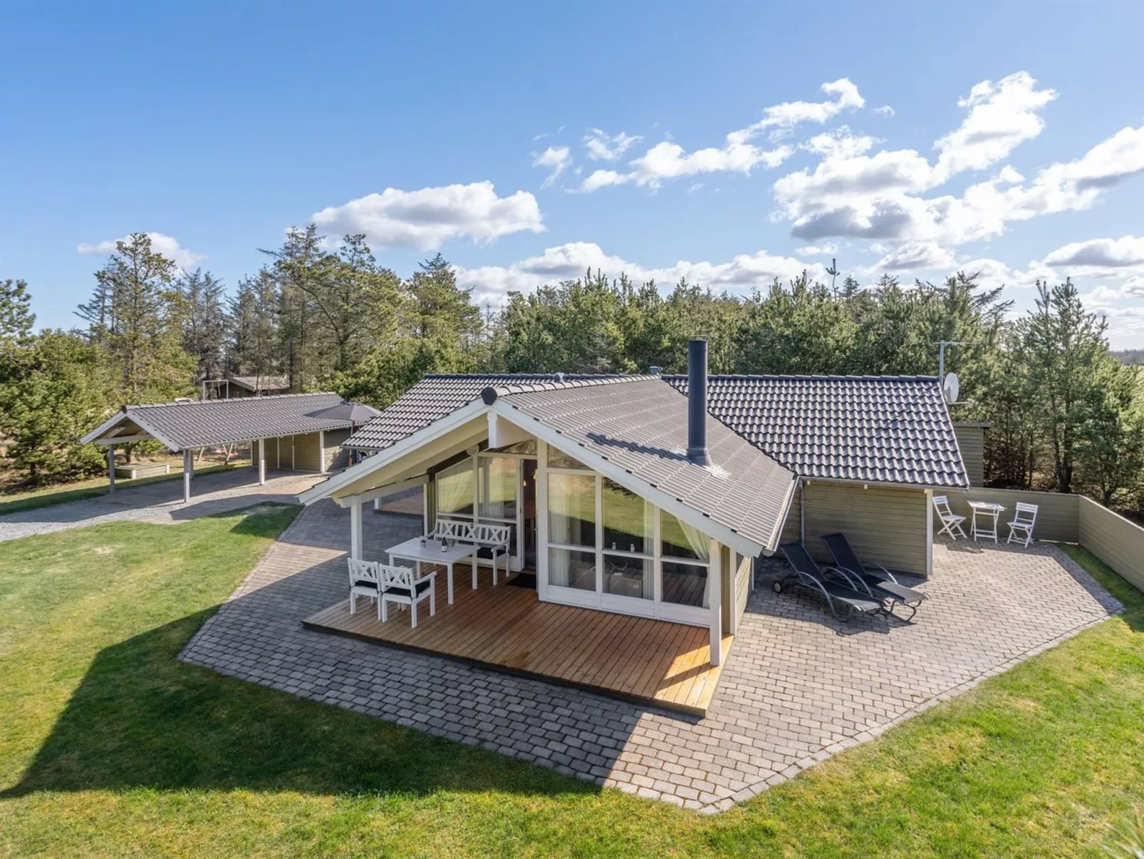 "Saana" - 700m from the sea-Buiten