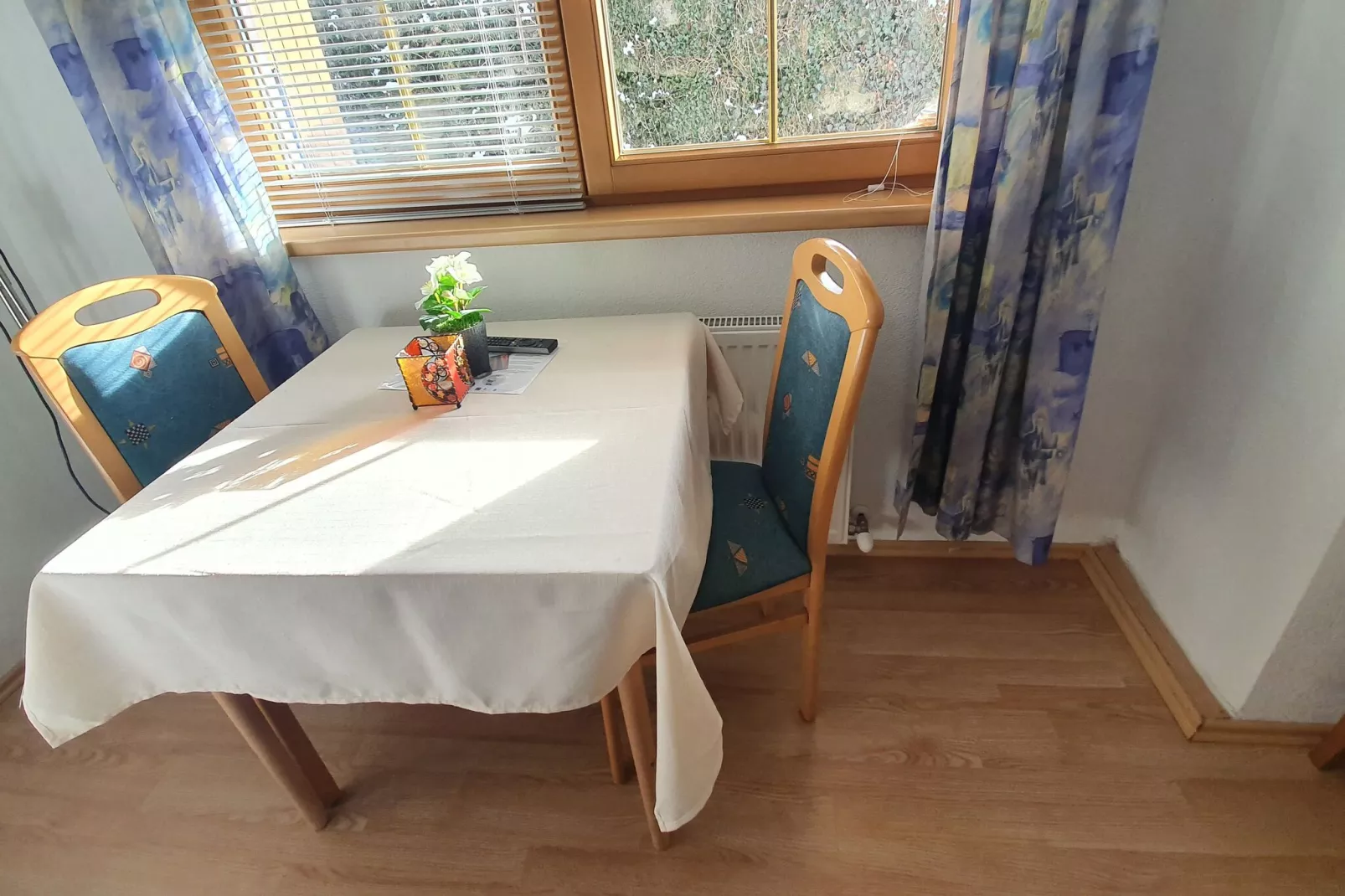 Garconniere-Eetkamer