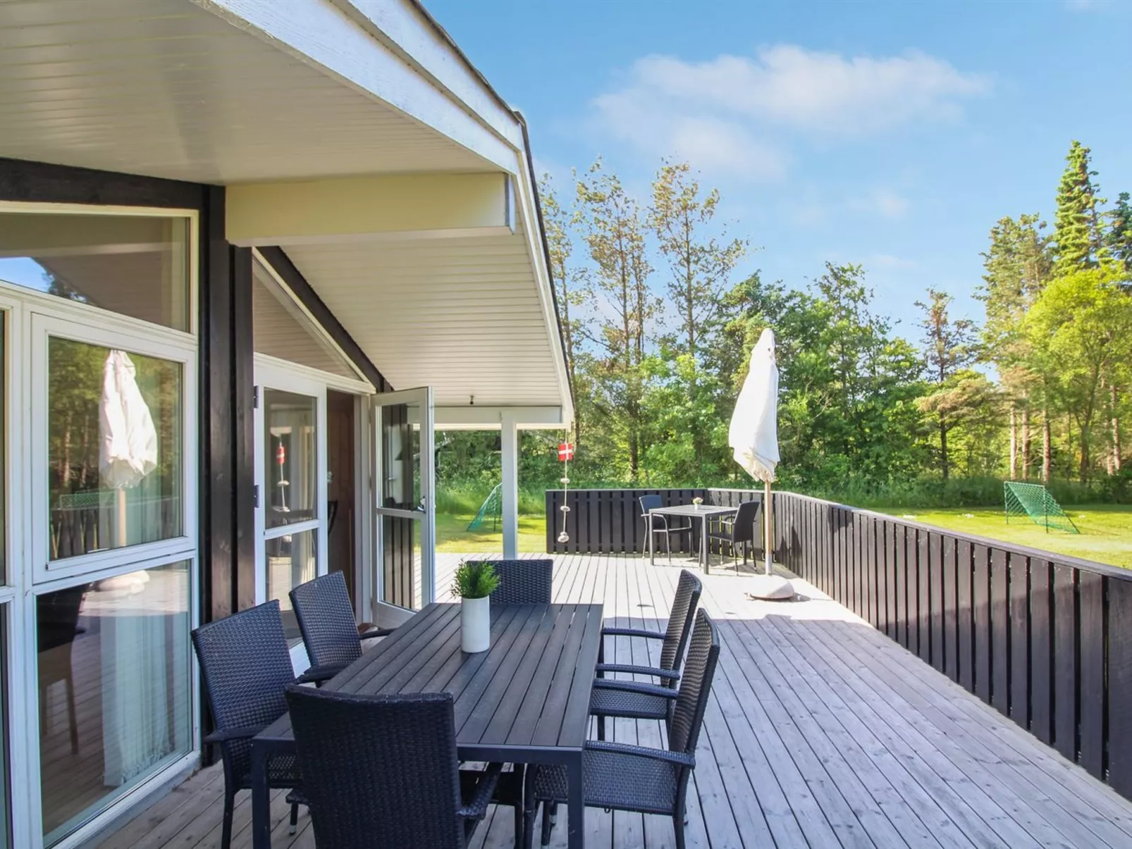 "Suna" - 1.3km from the sea-Buiten
