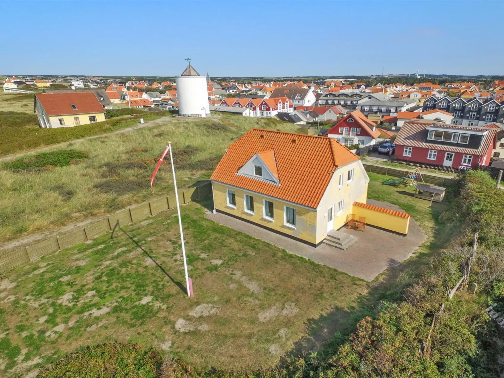 "Synne" - 25m from the sea in NW Jutland-Buiten