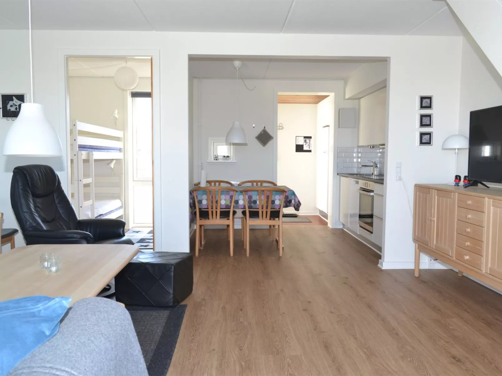 "Auti" - 2.3km from the sea-Binnen